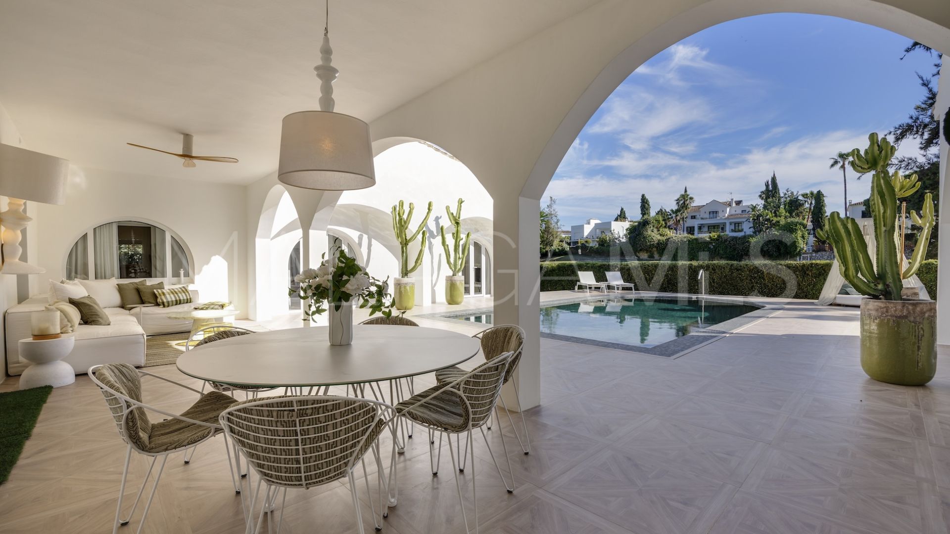 Villa for sale in Guadalmina Alta