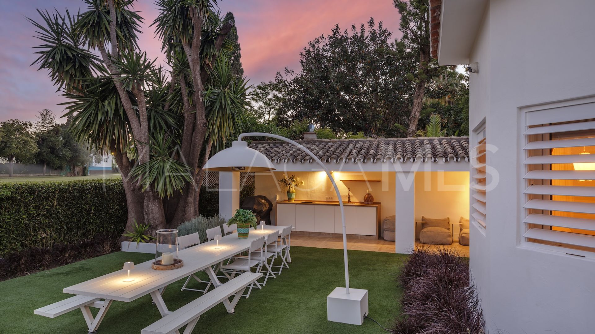 Villa for sale in Guadalmina Alta
