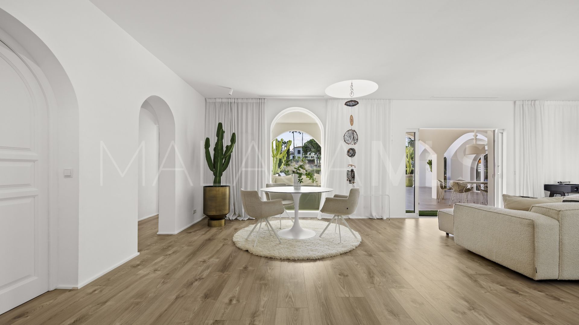 Villa for sale in Guadalmina Alta
