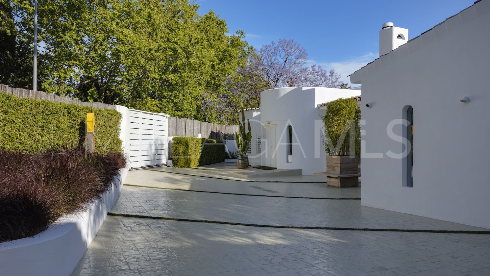 Villa for sale in Guadalmina Alta