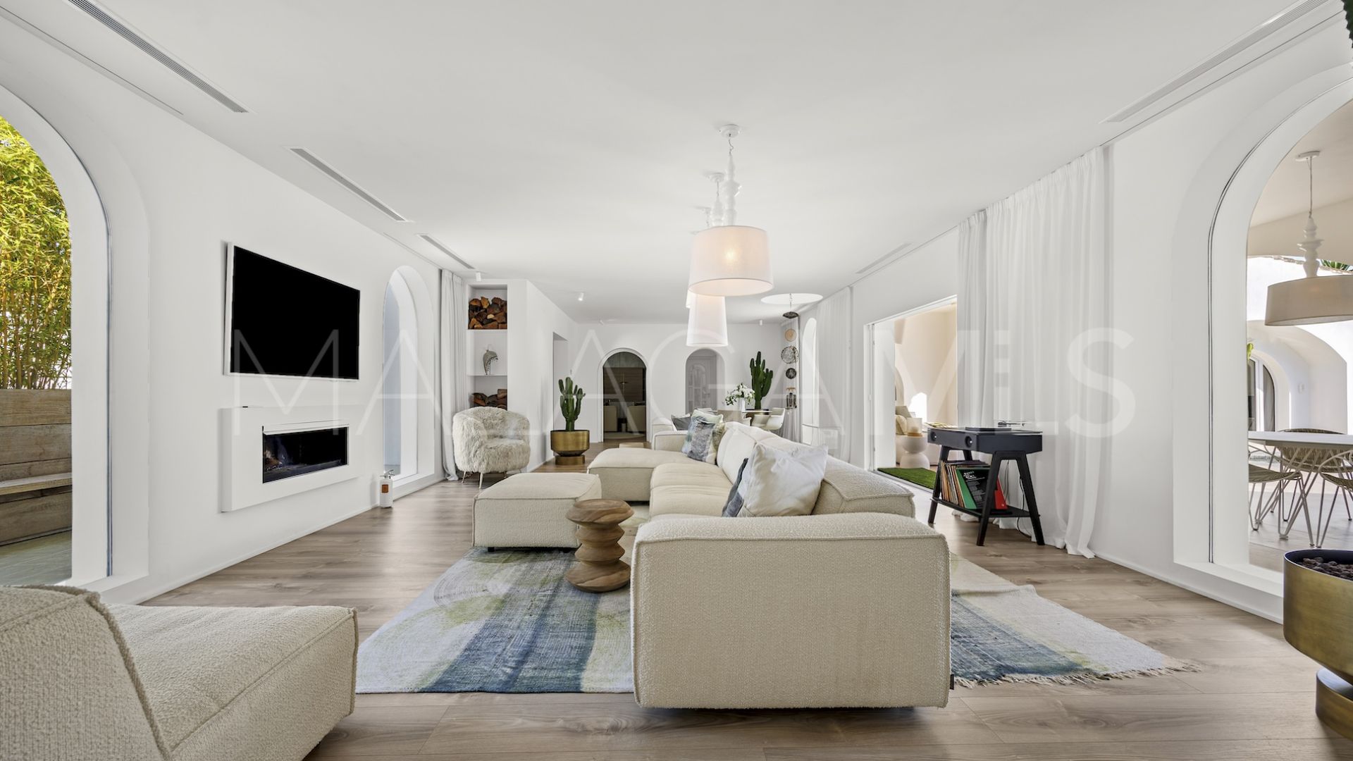 Villa for sale in Guadalmina Alta