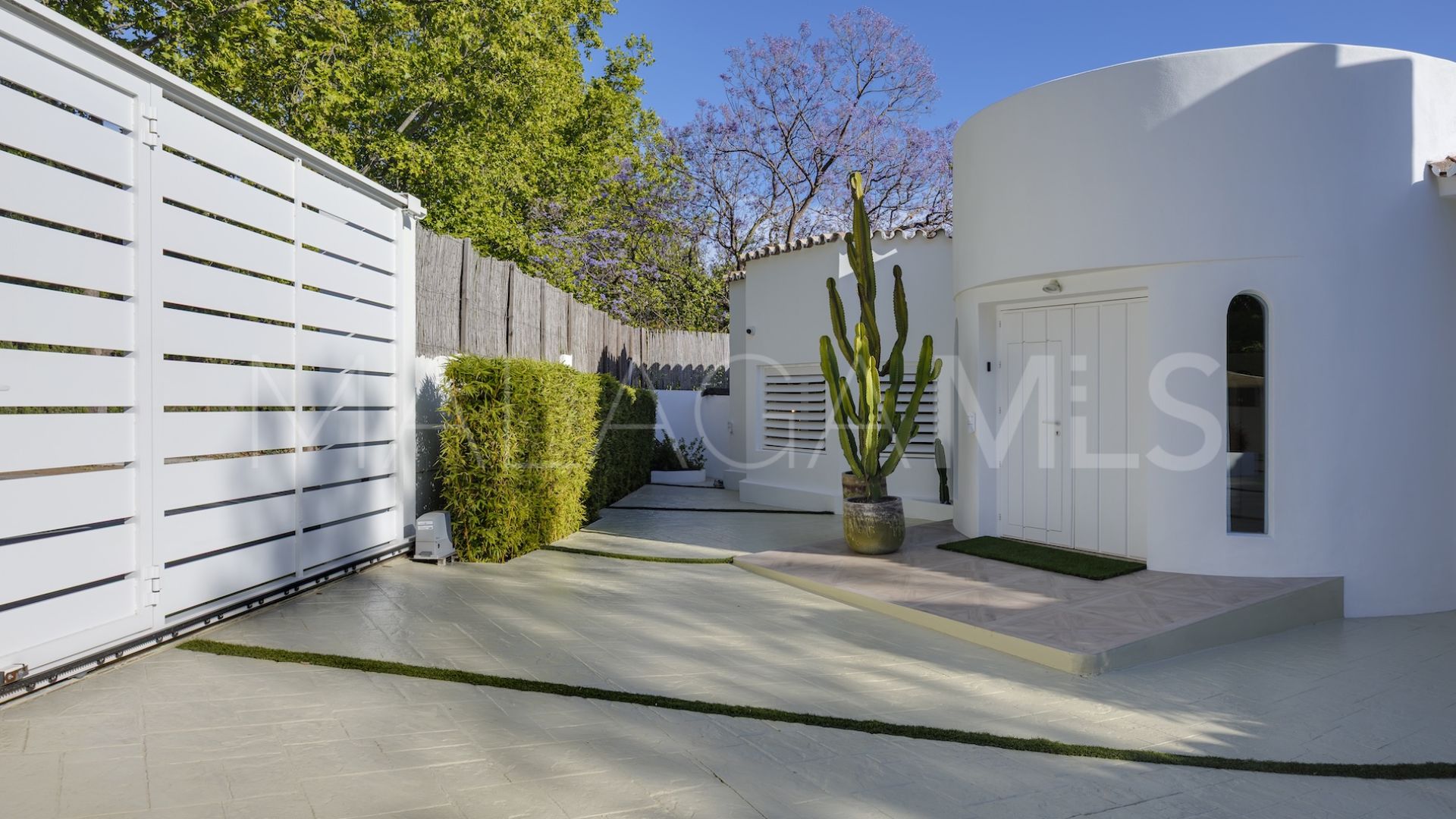 Villa for sale in Guadalmina Alta