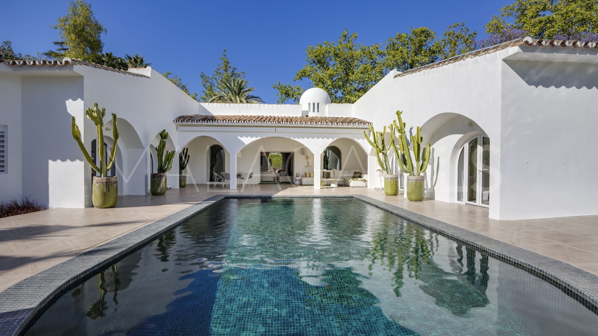 Villa for sale in Guadalmina Alta