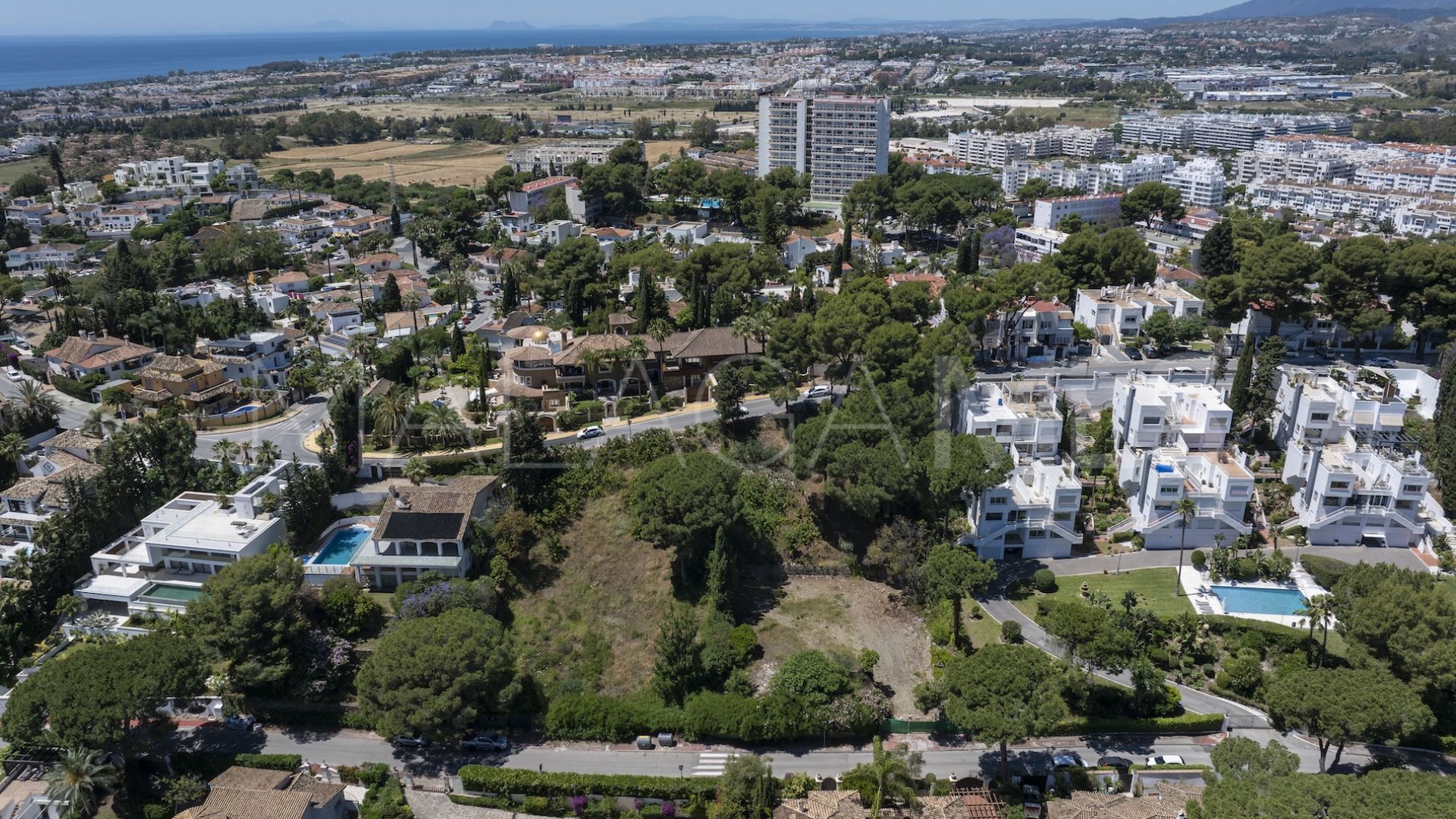 Terrain for sale in Nueva Andalucia
