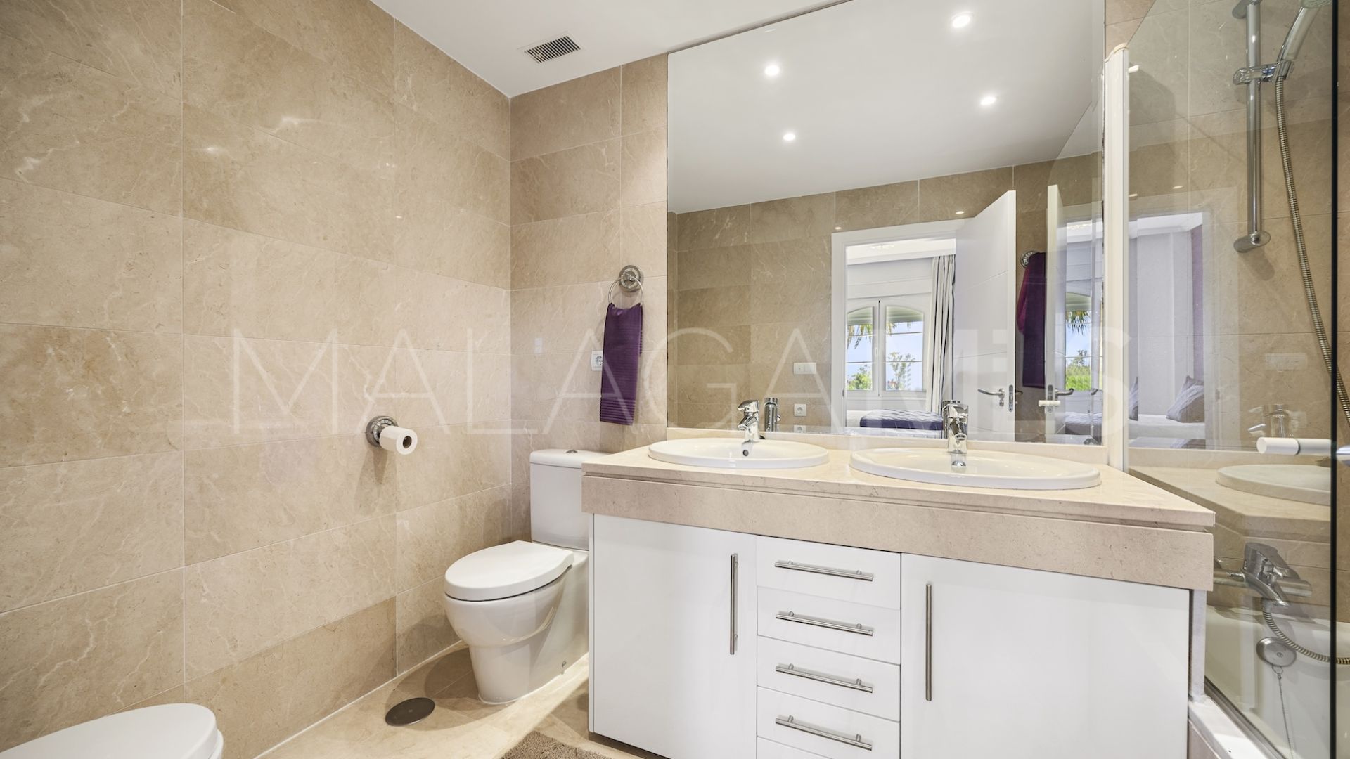 Apartamento a la venta in Los Arqueros with 3 bedrooms