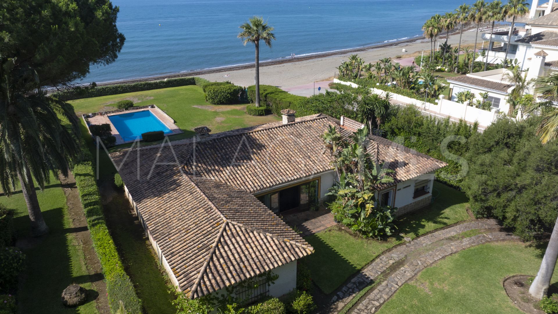 Villa for sale in Estepona Ost