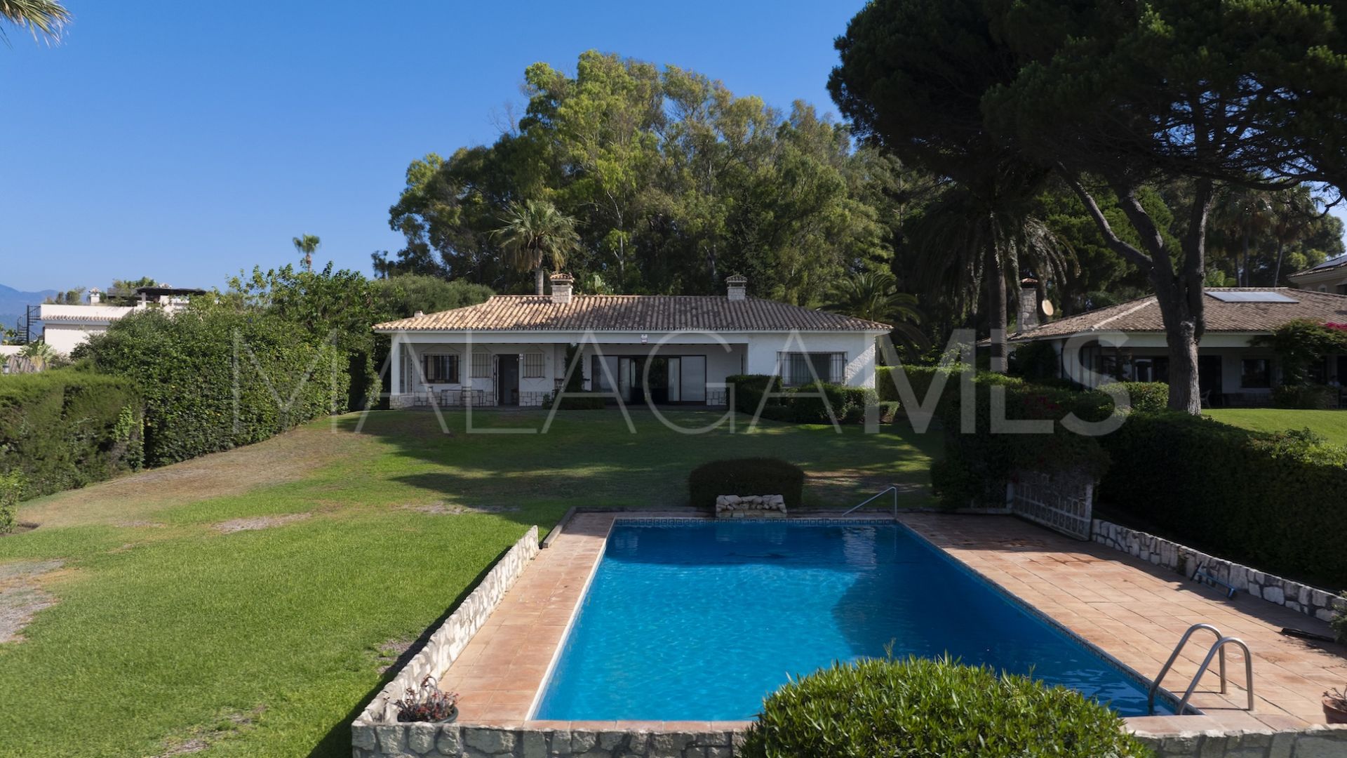 Villa for sale in Estepona Ost