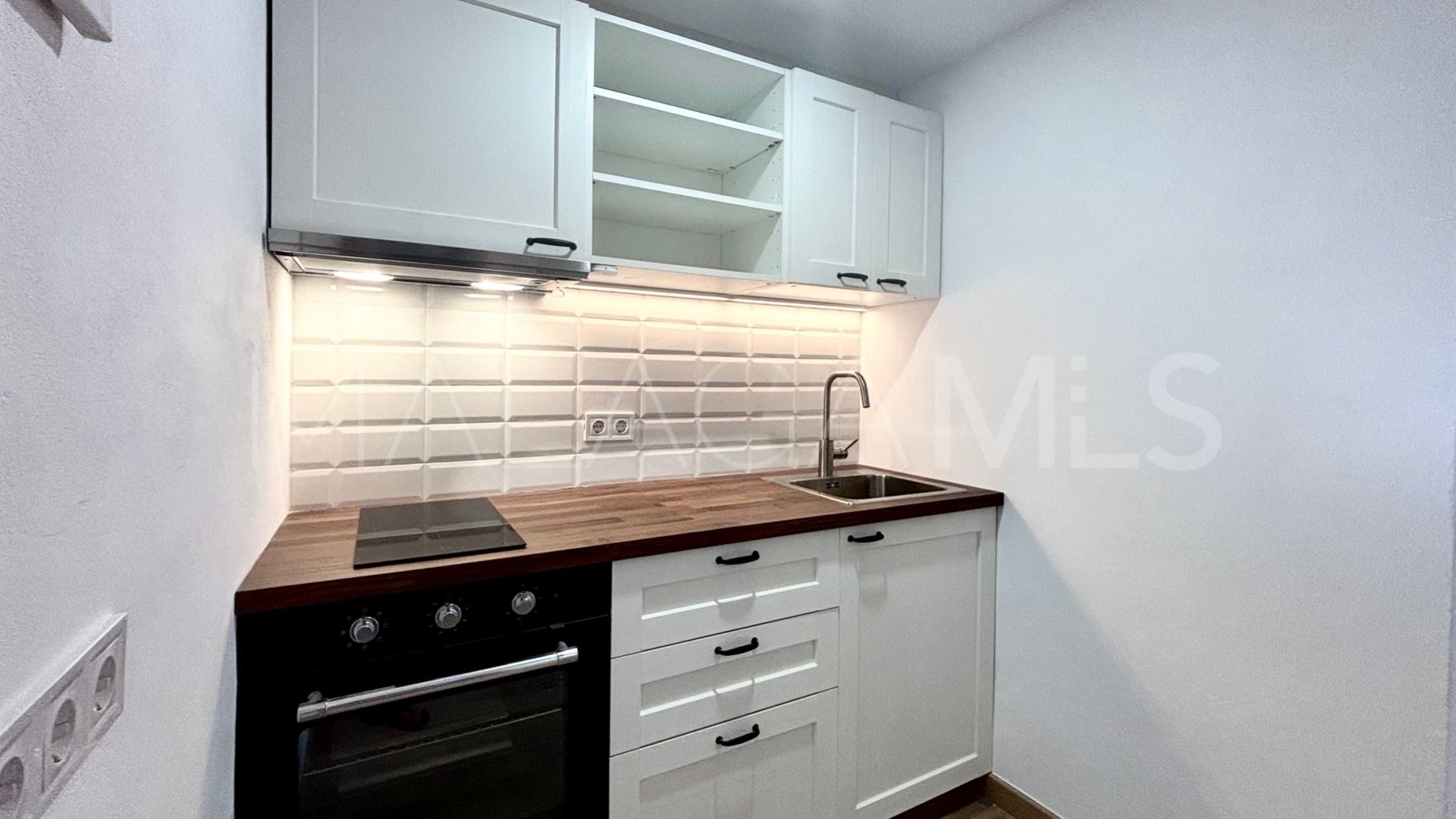 Hus i byn for sale in Vélez-Málaga Centro
