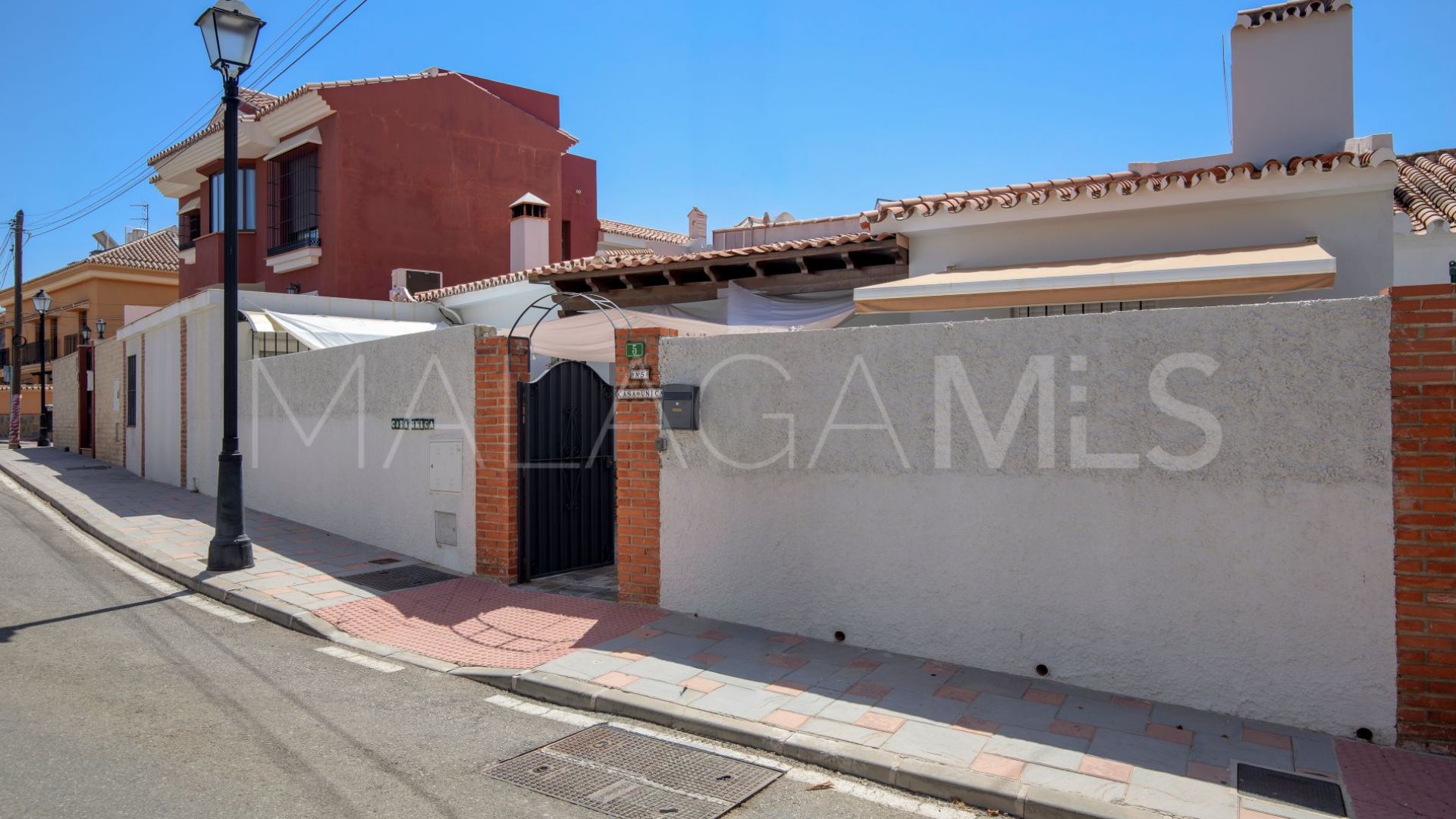 Hus i byn for sale in Los Pacos