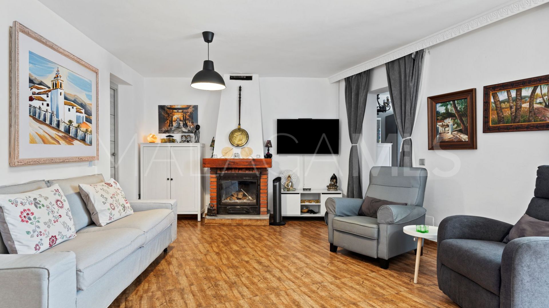 Hus i byn for sale in Los Pacos