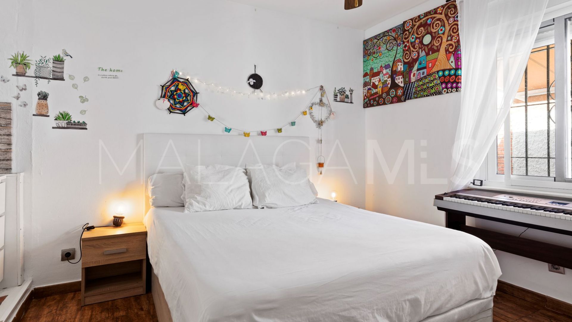 Hus i byn for sale in Los Pacos