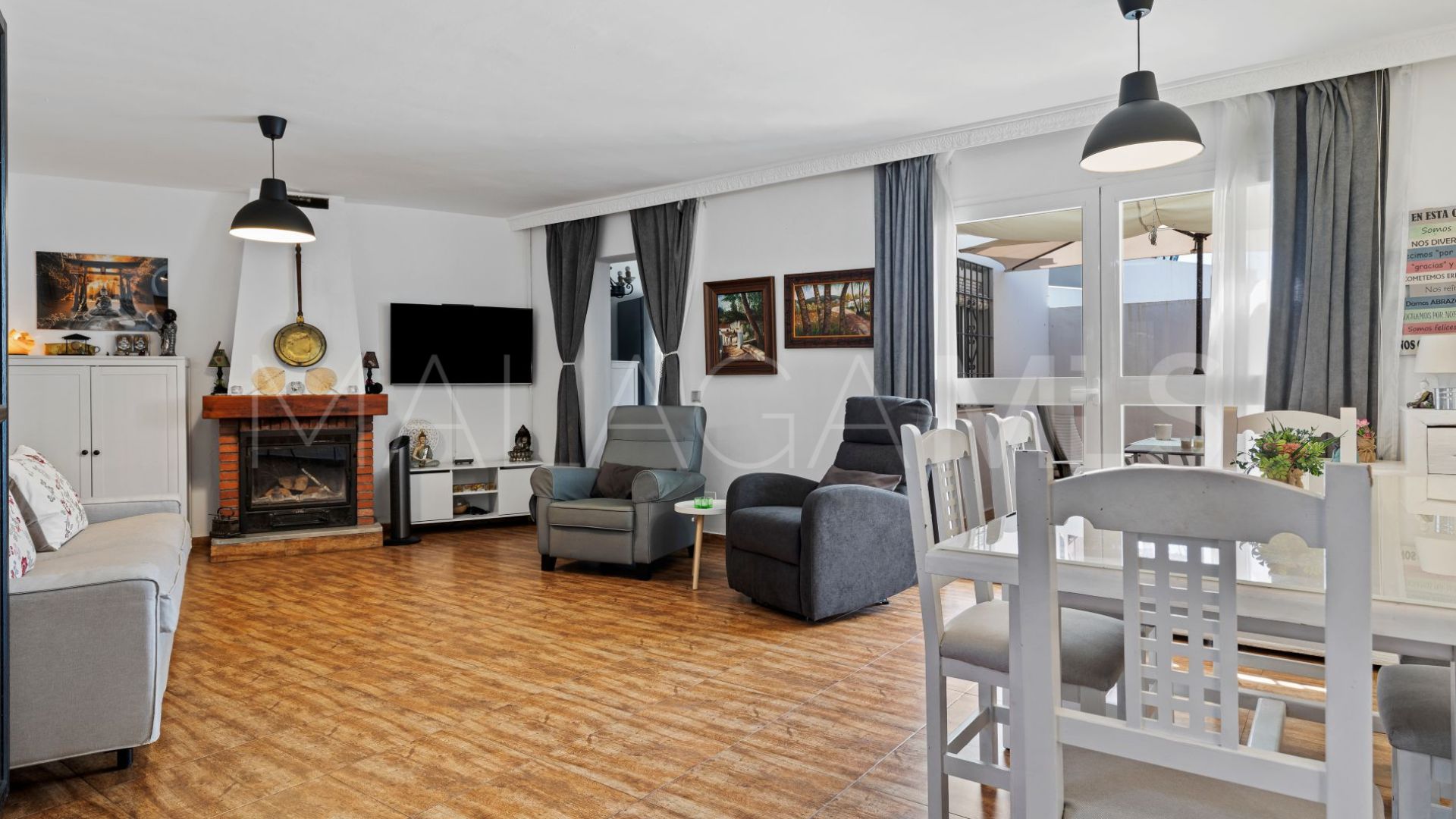 Hus i byn for sale in Los Pacos