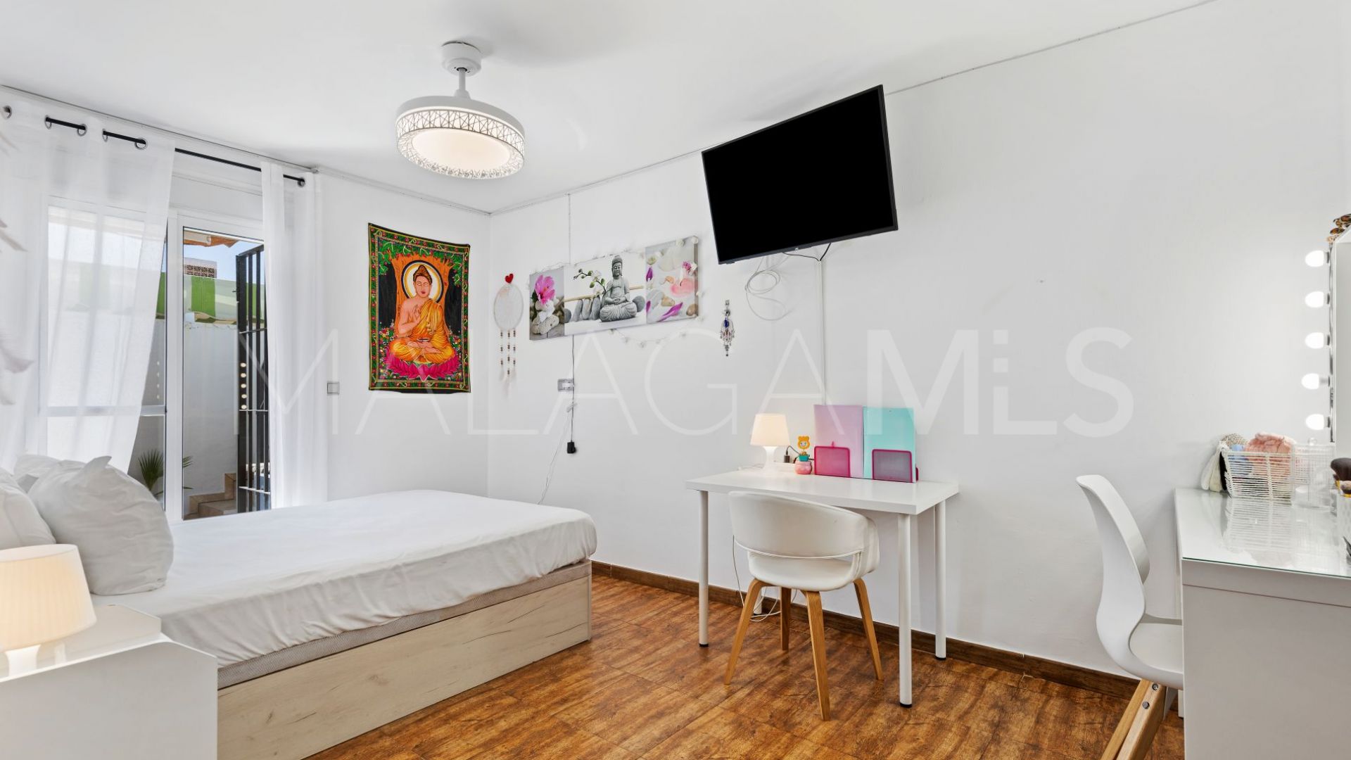 Hus i byn for sale in Los Pacos