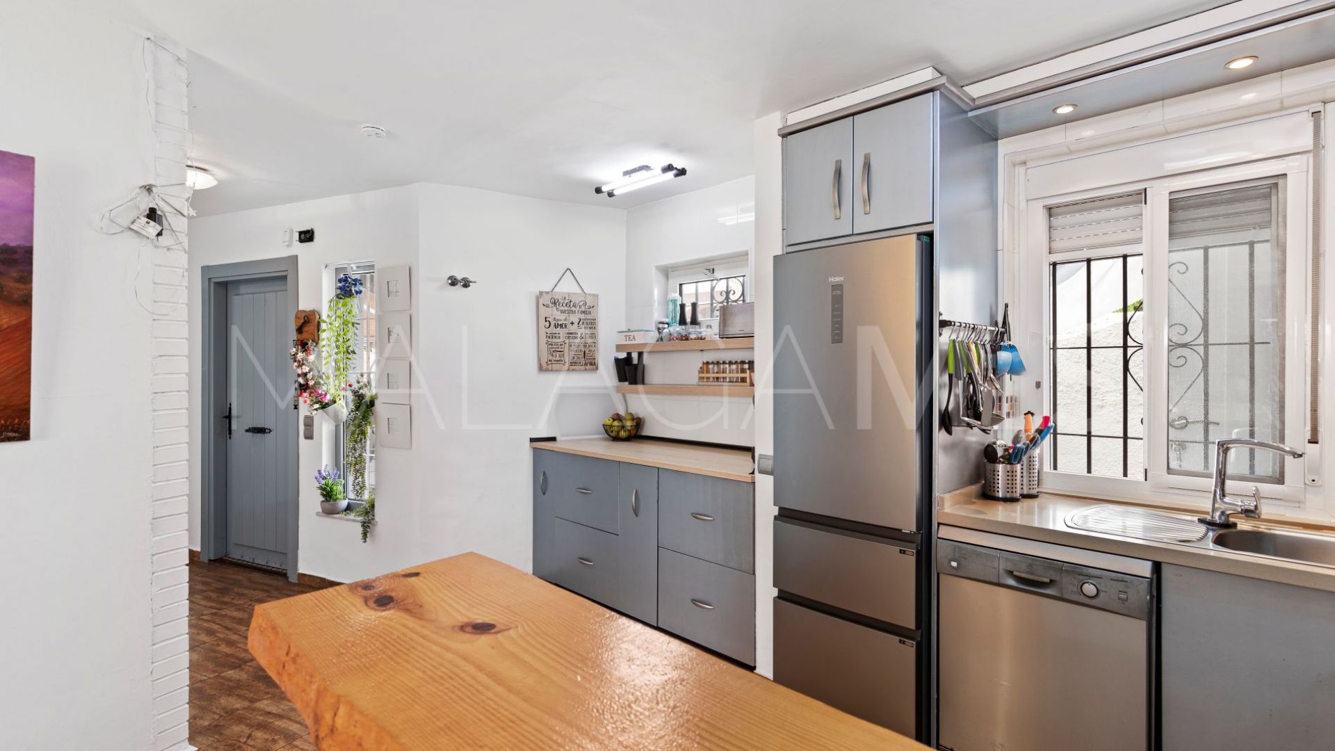 Hus i byn for sale in Los Pacos