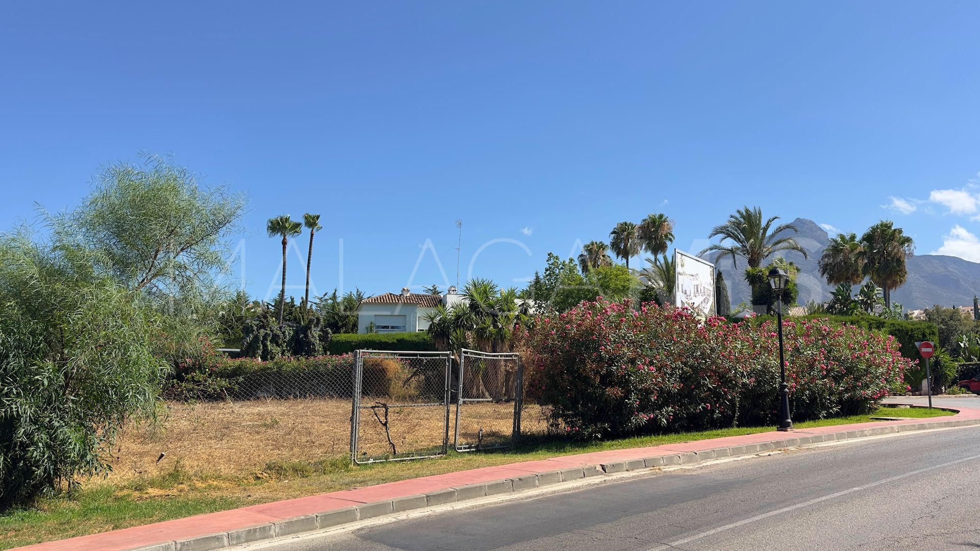 Parcela a la venta in Nueva Andalucia