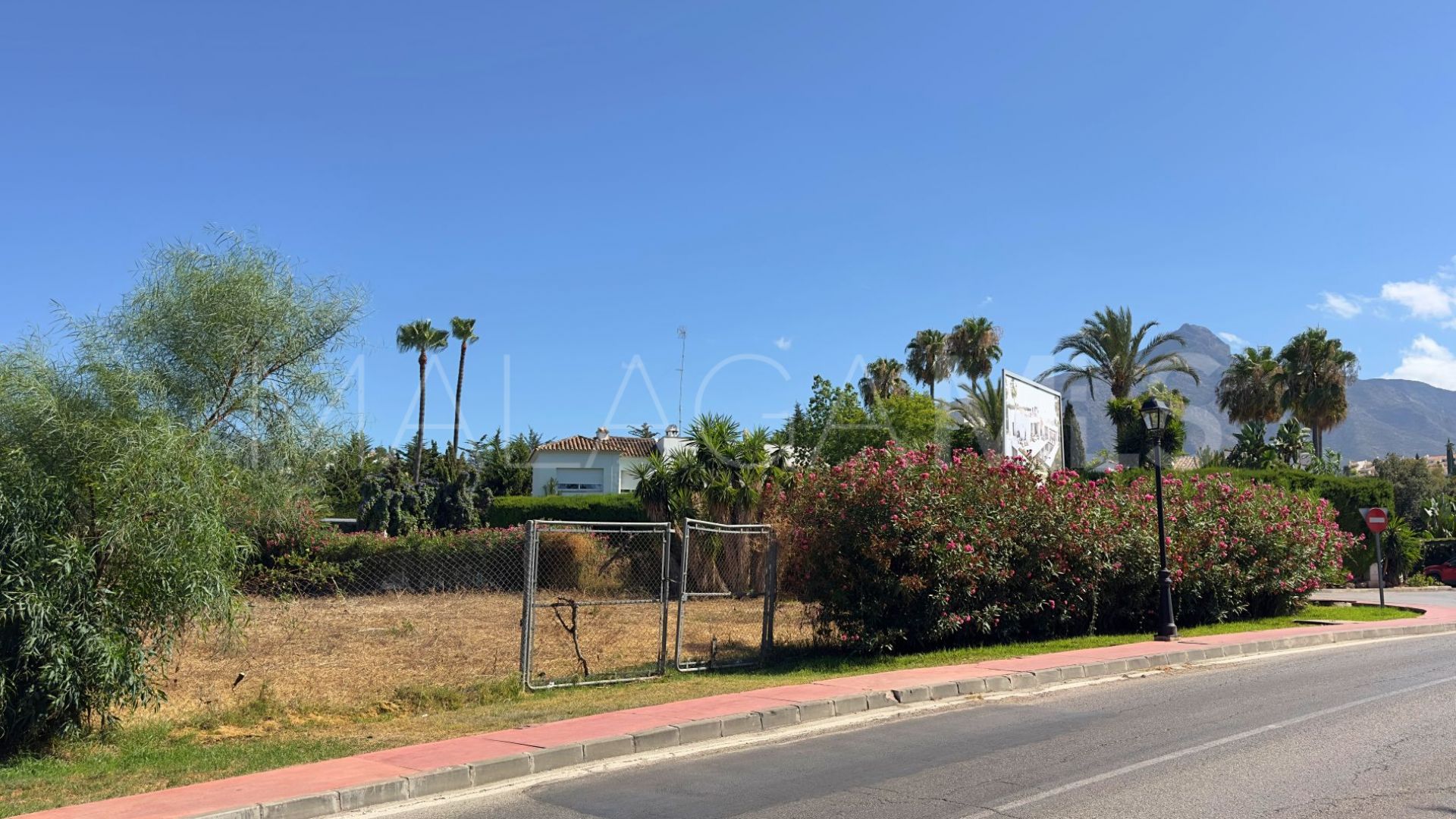 Parcela a la venta in Nueva Andalucia