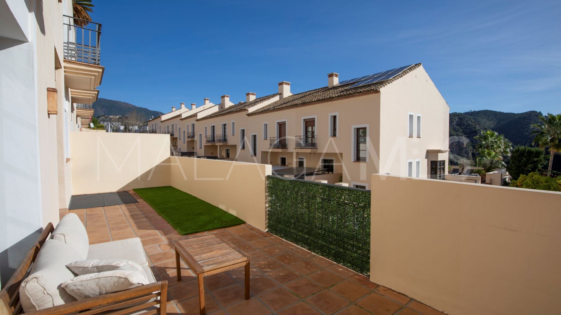 Buy adosado in El Casar with 4 bedrooms