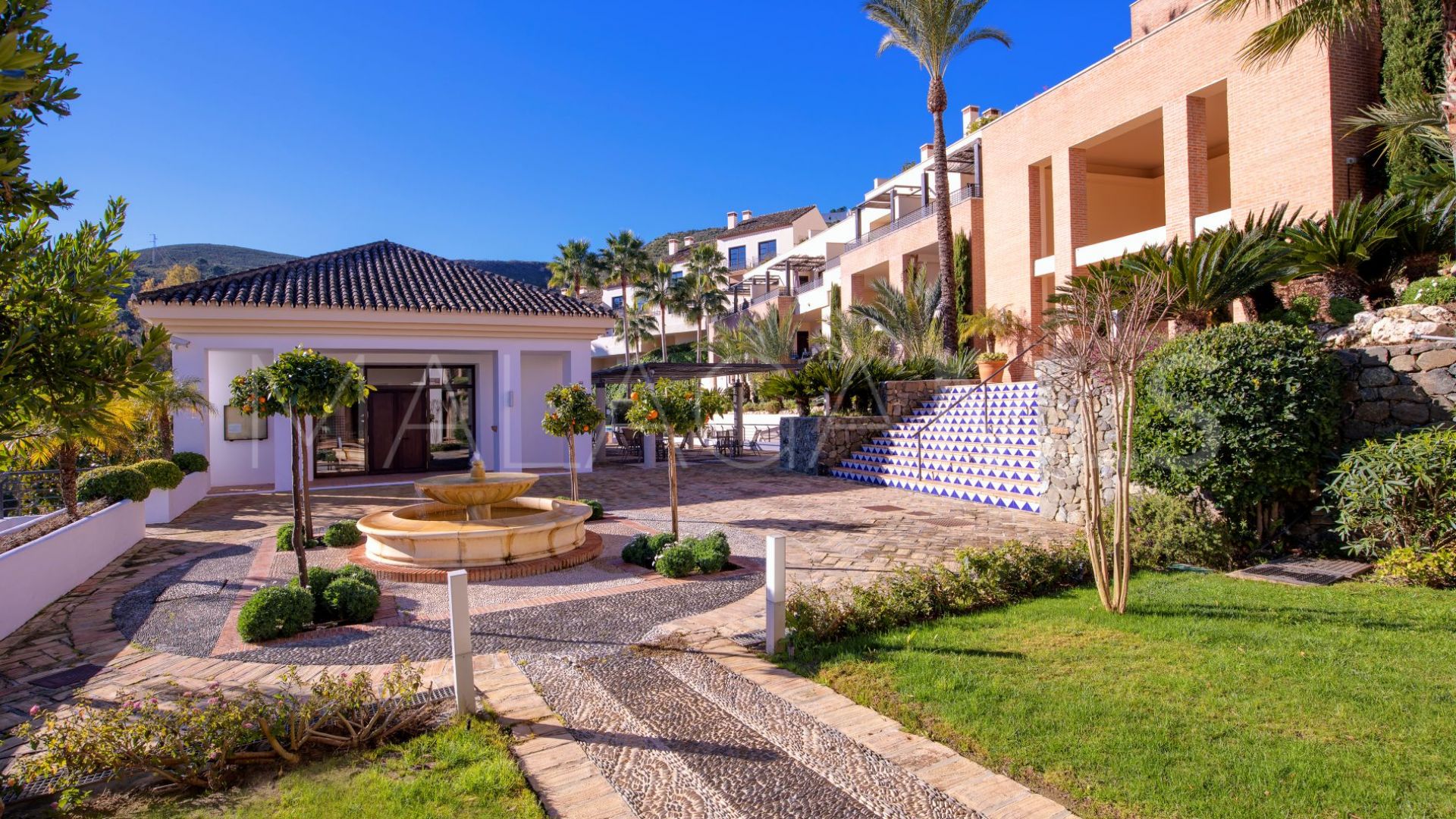 Buy adosado in El Casar with 4 bedrooms