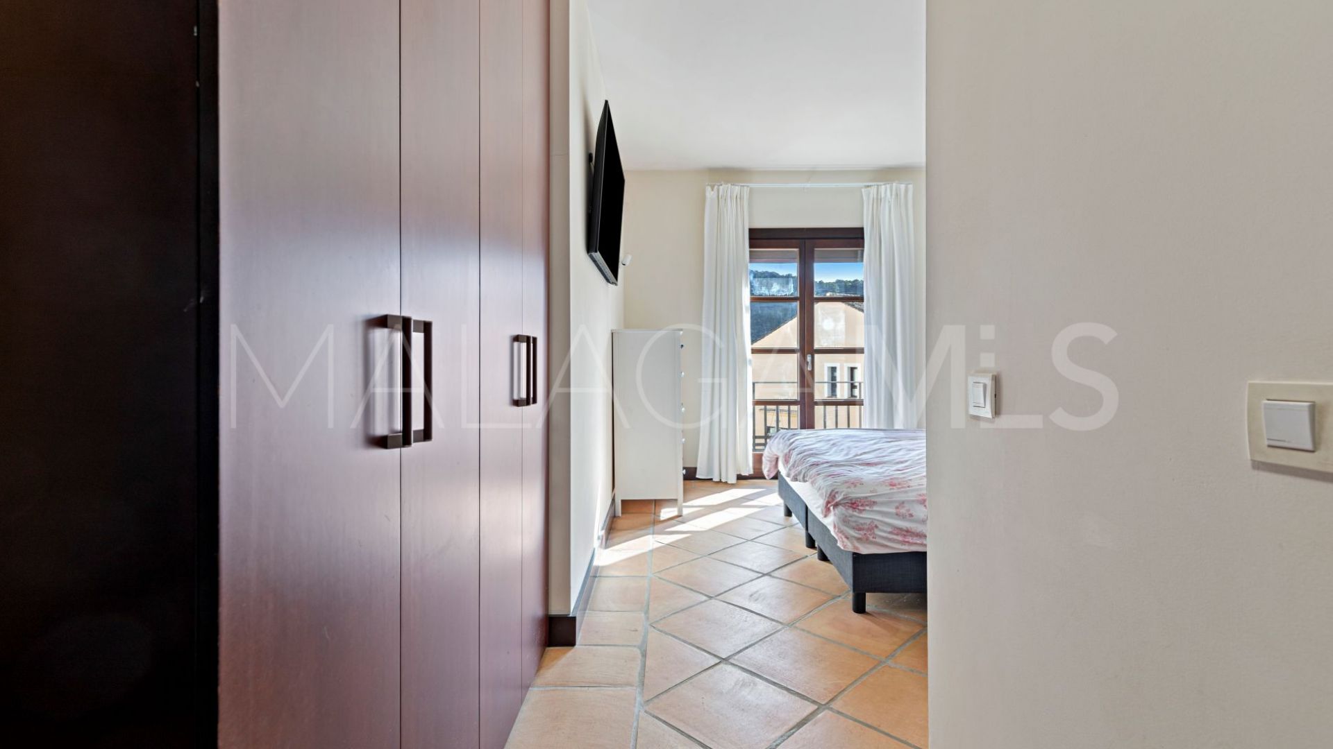 Buy adosado in El Casar with 4 bedrooms