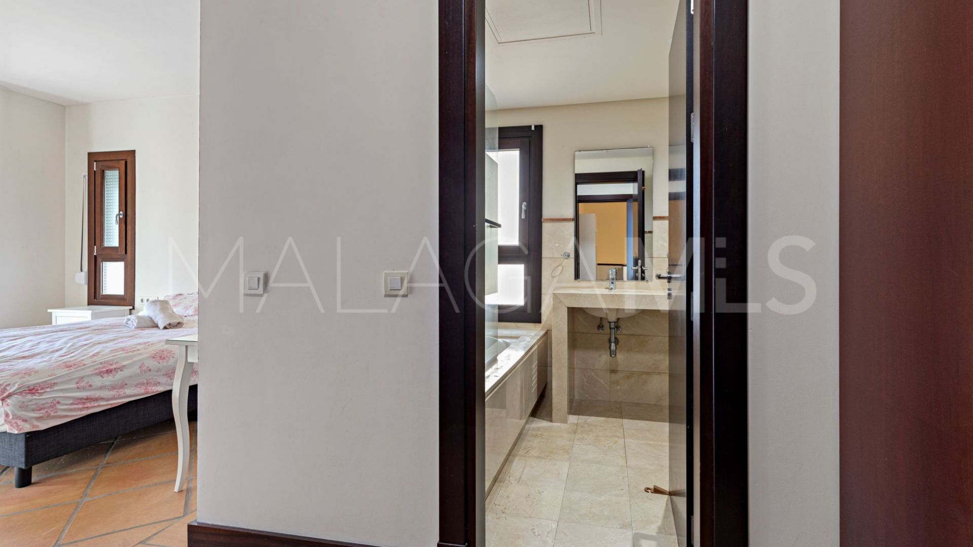 Buy adosado in El Casar with 4 bedrooms