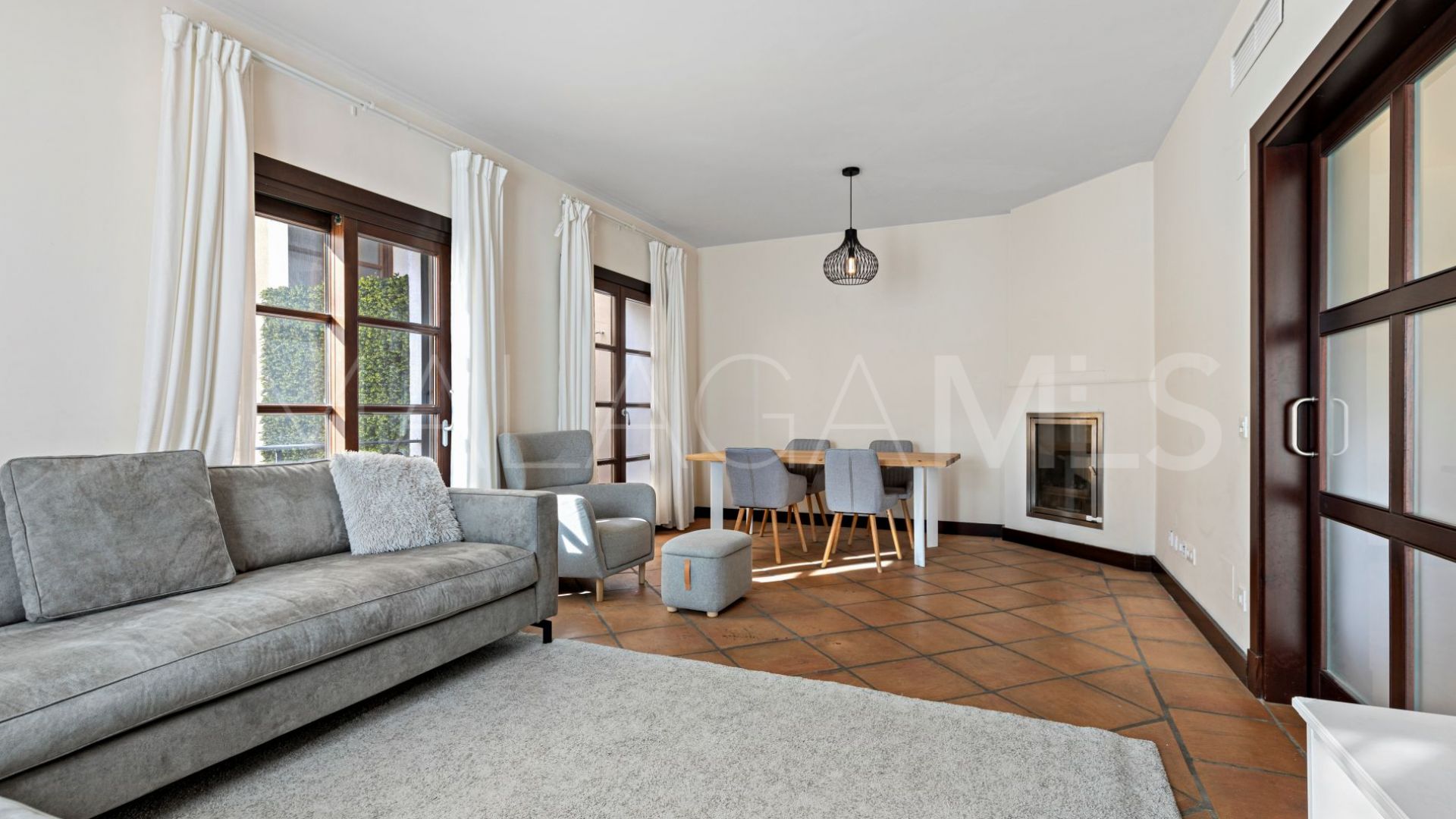 Buy adosado in El Casar with 4 bedrooms