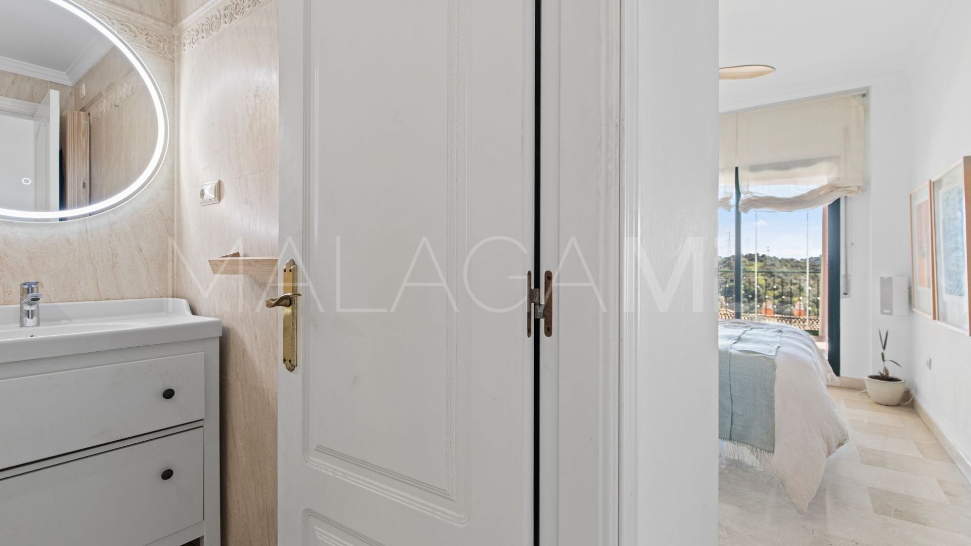 Apartment with 2 bedrooms for sale in Marbella East