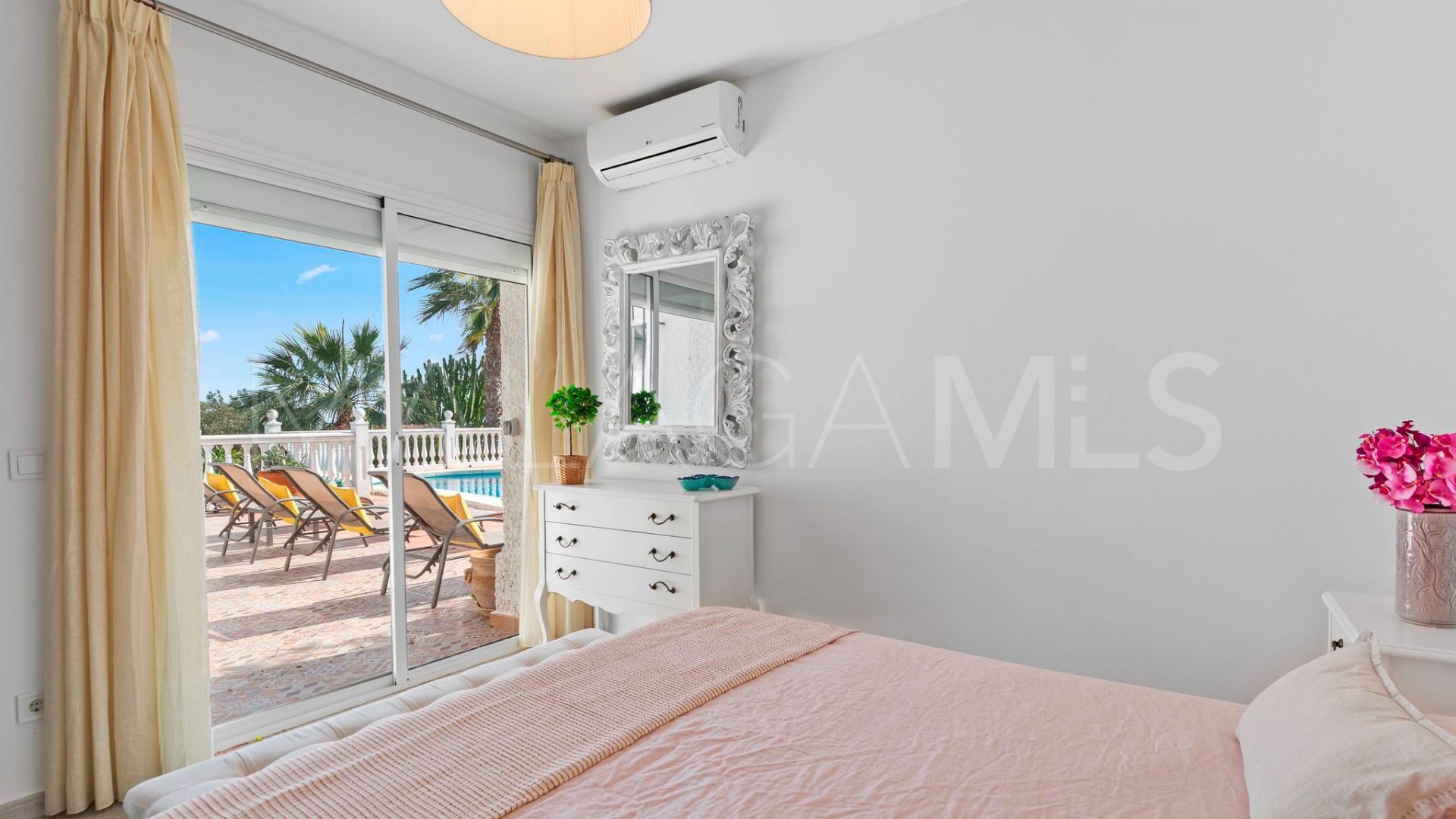 5 bedrooms villa for sale in Torrenueva