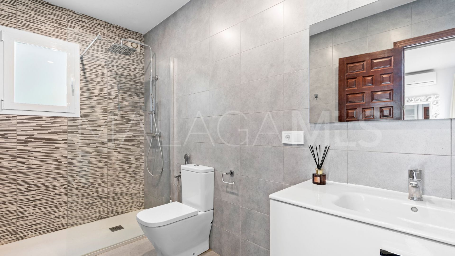 5 bedrooms villa for sale in Torrenueva