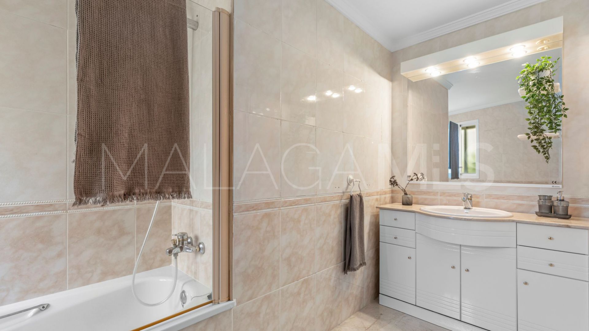 Appartement rez de chaussée for sale in Dominion Beach