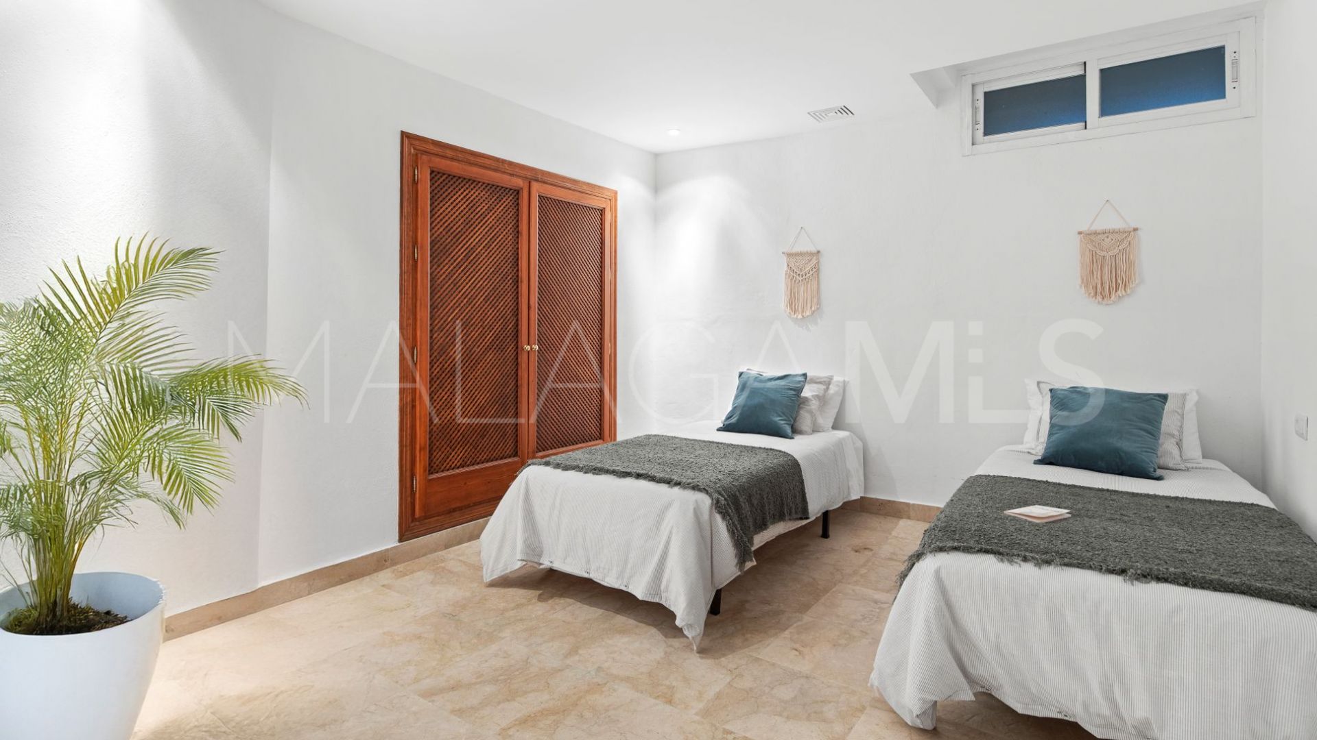 Appartement rez de chaussée for sale in Dominion Beach