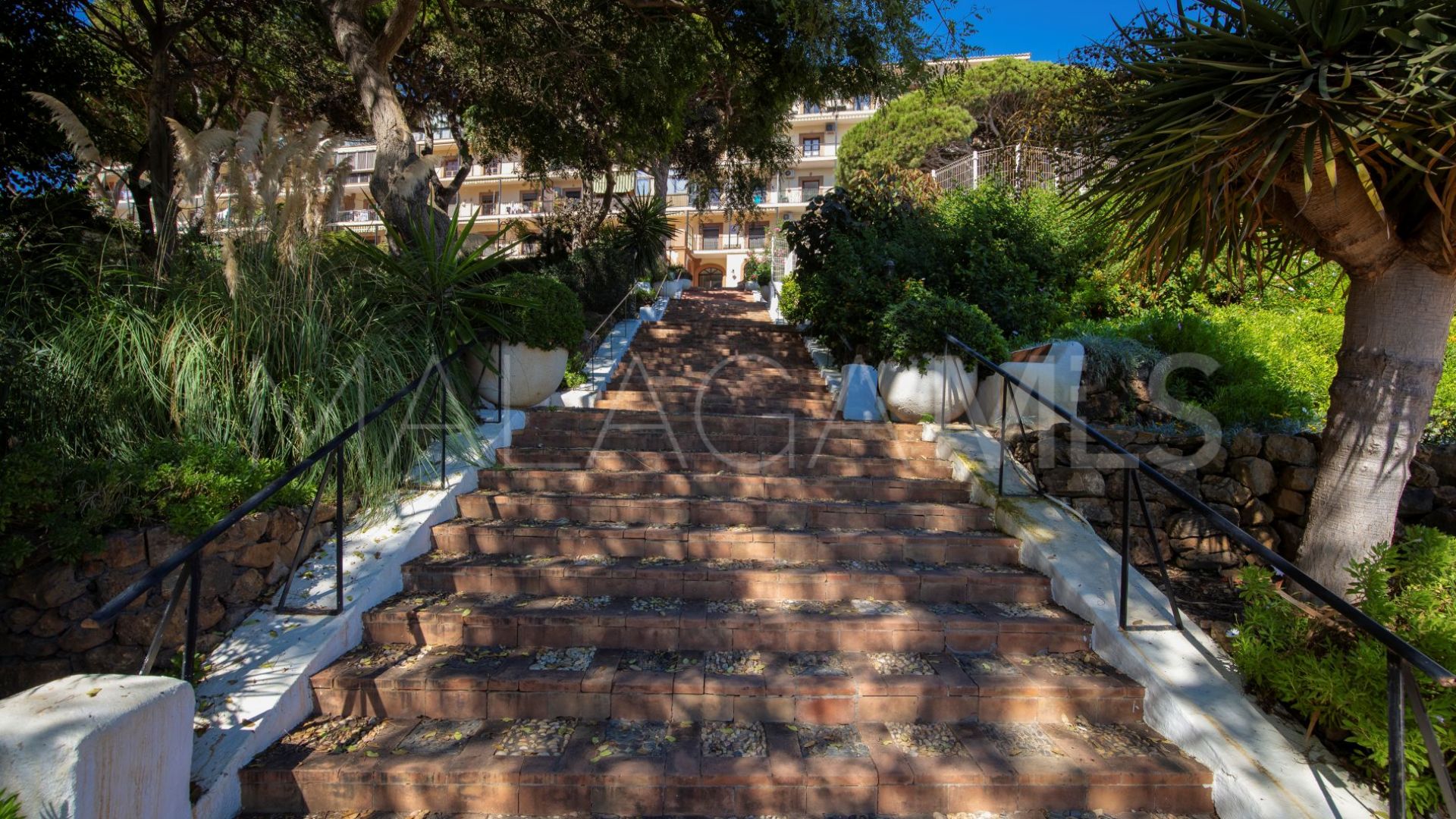 Se vende apartamento in Calahonda Playa with 1 bedroom