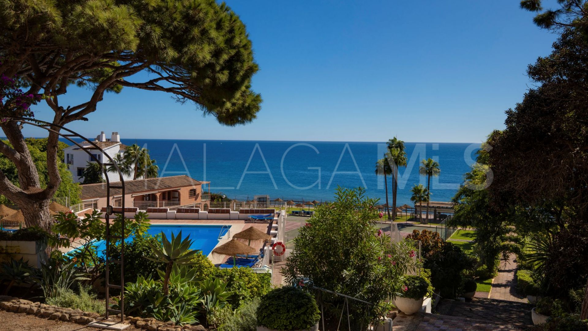 Se vende apartamento in Calahonda Playa with 1 bedroom