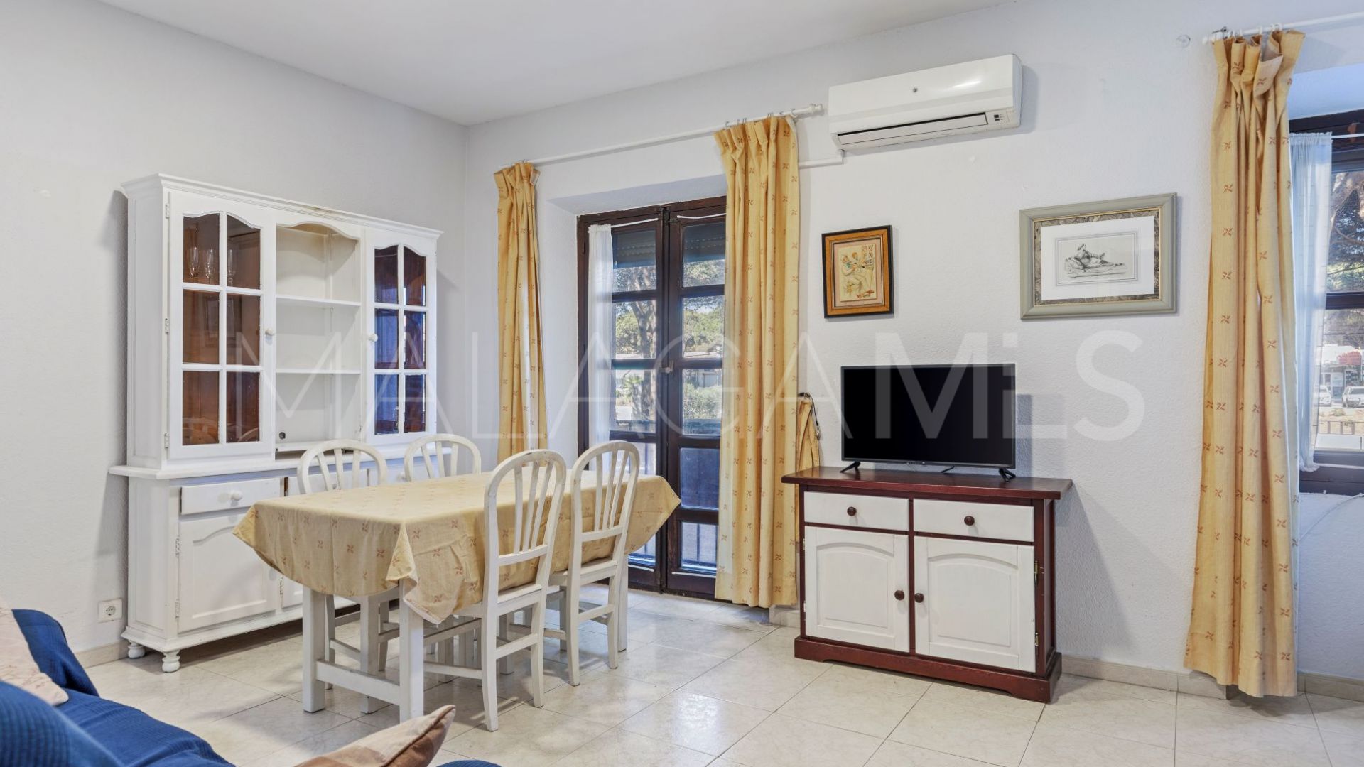 Se vende apartamento in Calahonda Playa with 1 bedroom