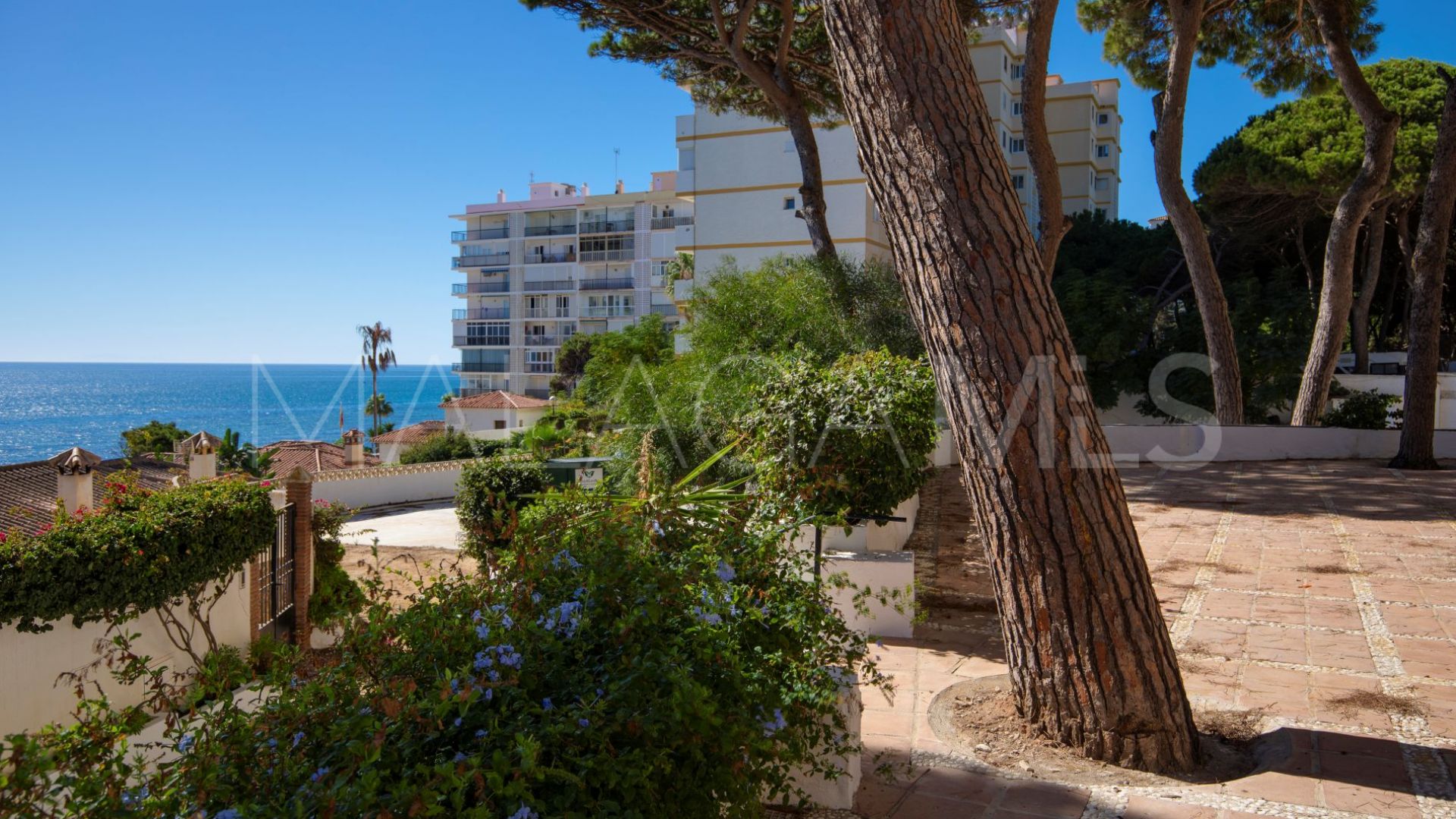 Se vende apartamento in Calahonda Playa with 1 bedroom