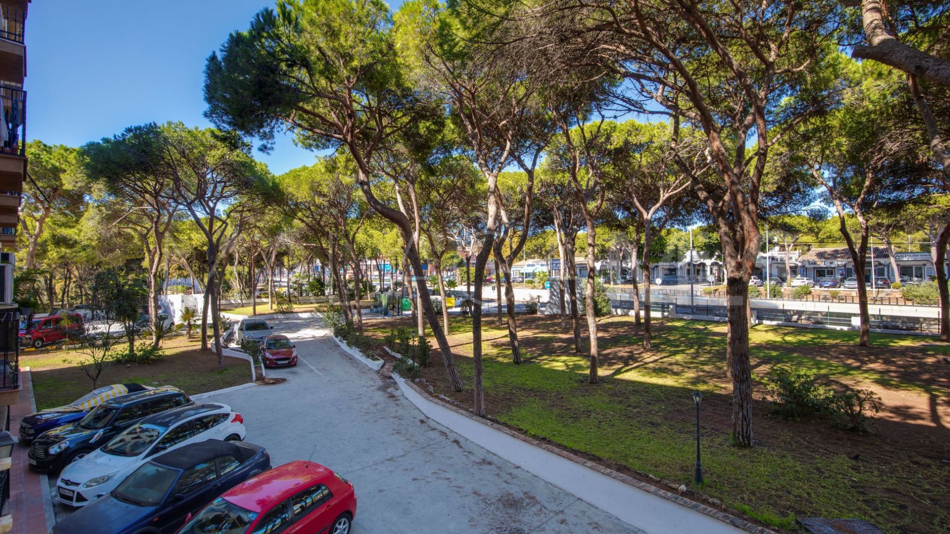 Se vende apartamento in Calahonda Playa with 1 bedroom