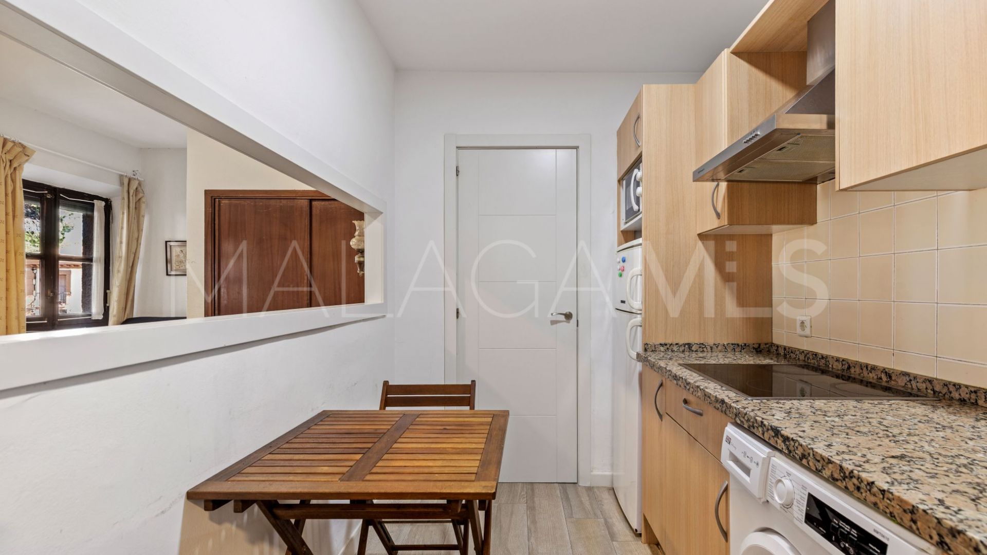 Se vende apartamento in Calahonda Playa with 1 bedroom