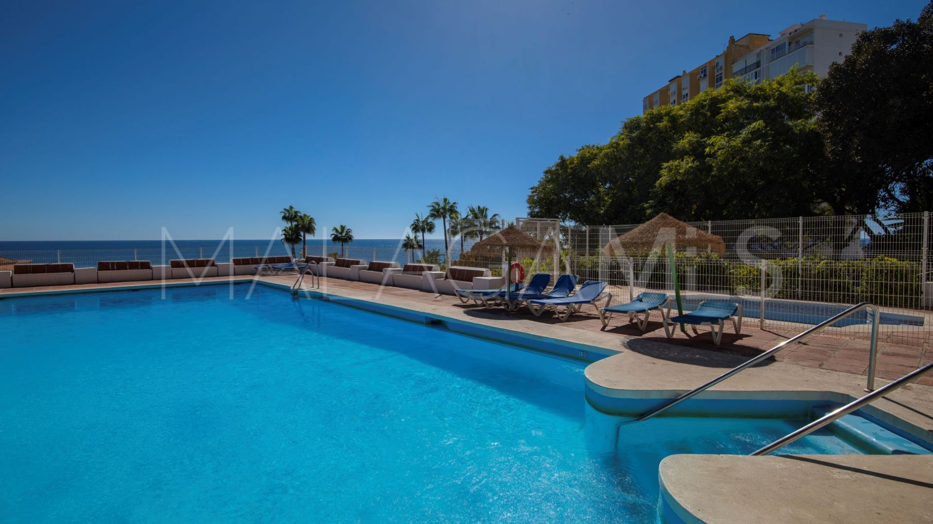 Se vende apartamento in Calahonda Playa with 1 bedroom