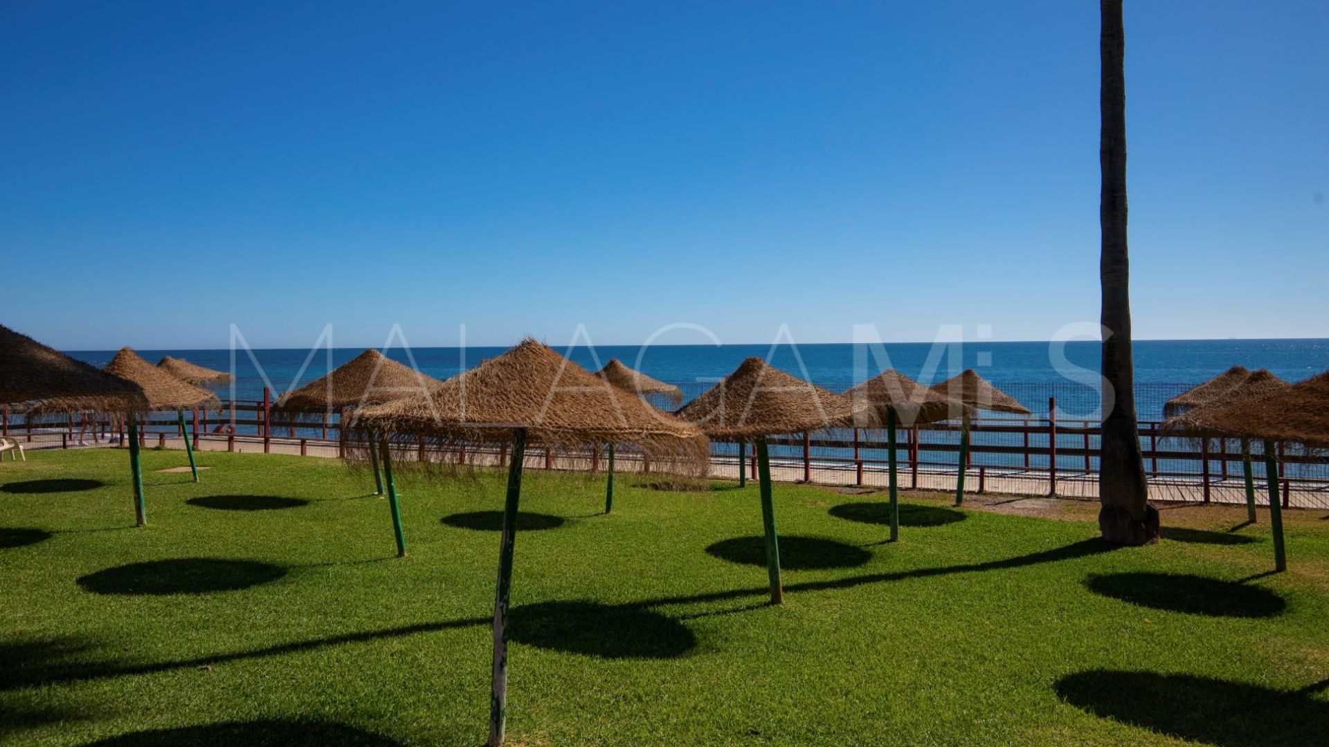 Se vende apartamento in Calahonda Playa with 1 bedroom