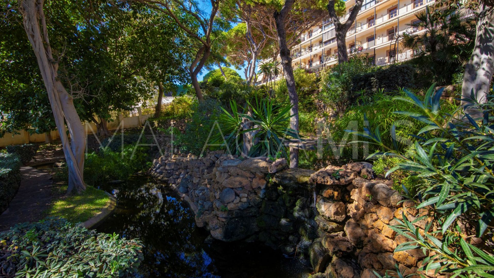 Se vende apartamento in Calahonda Playa with 1 bedroom