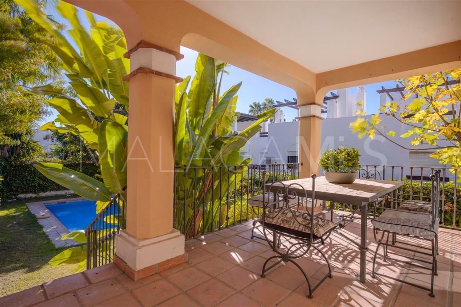 Villa for sale in Guadalmina Baja