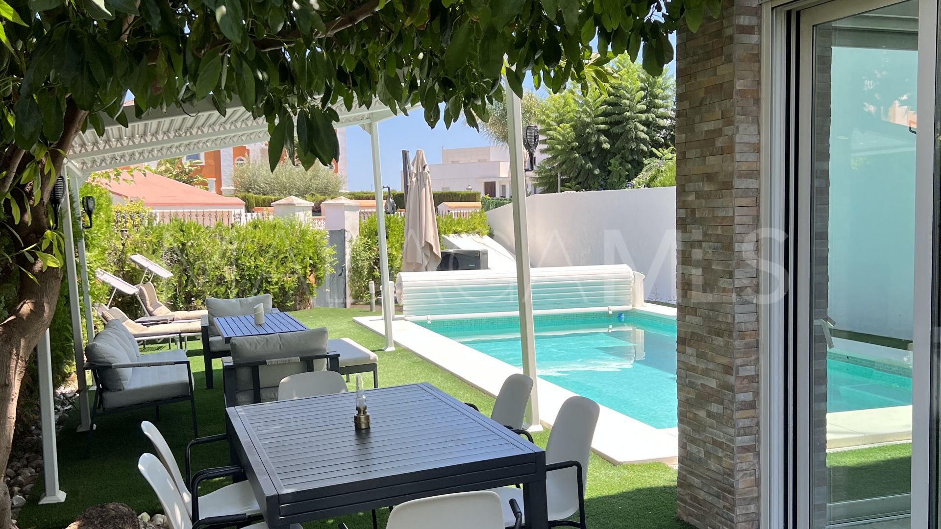 Town house for sale in San Pedro Playa