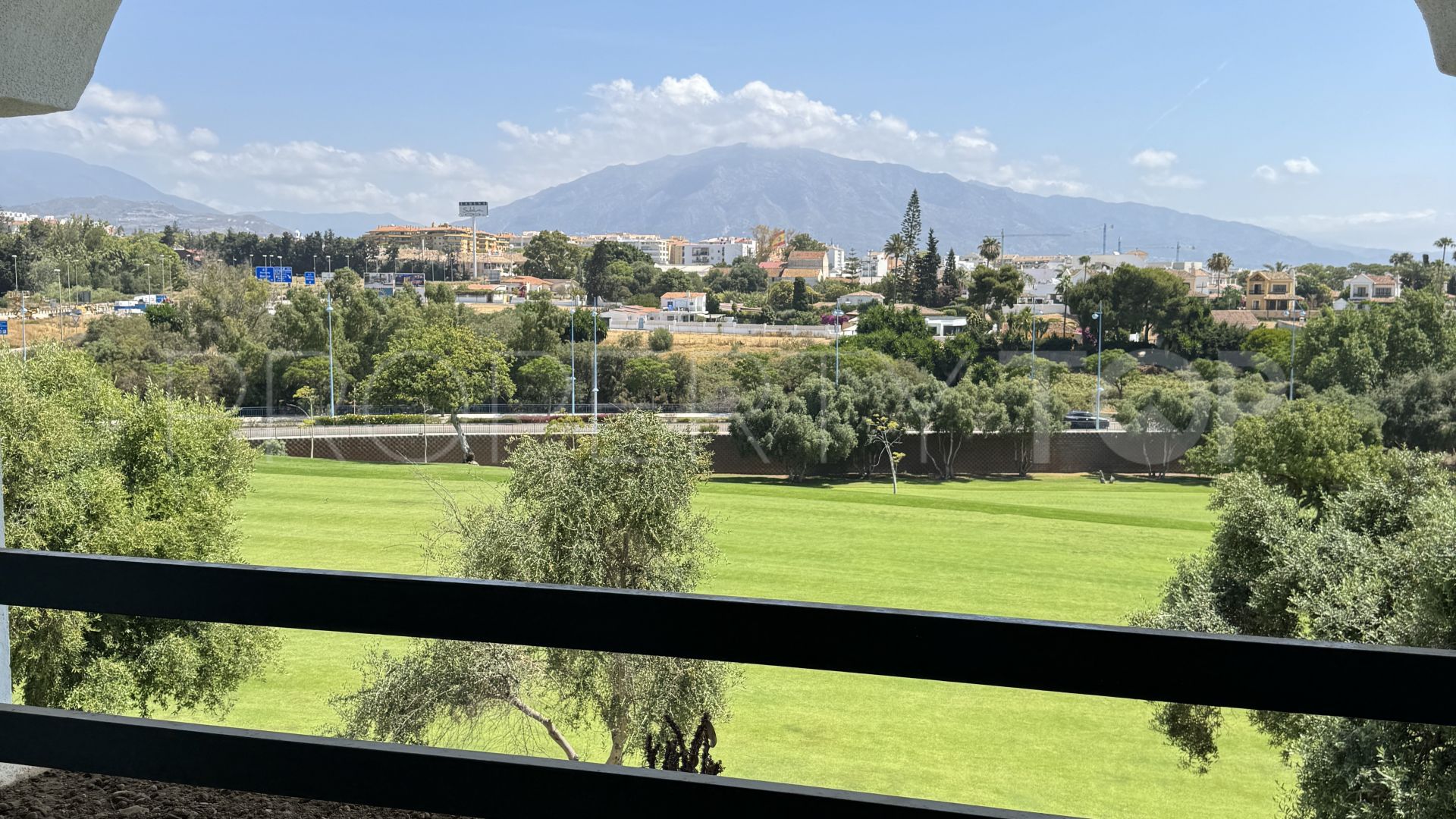 Apartamento en venta en Guadalmina Baja de 3 dormitorios