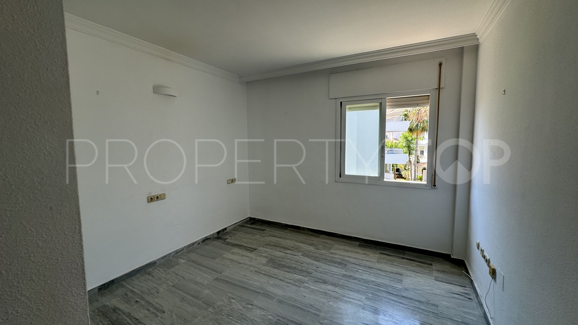 Apartamento en venta en Guadalmina Baja de 3 dormitorios