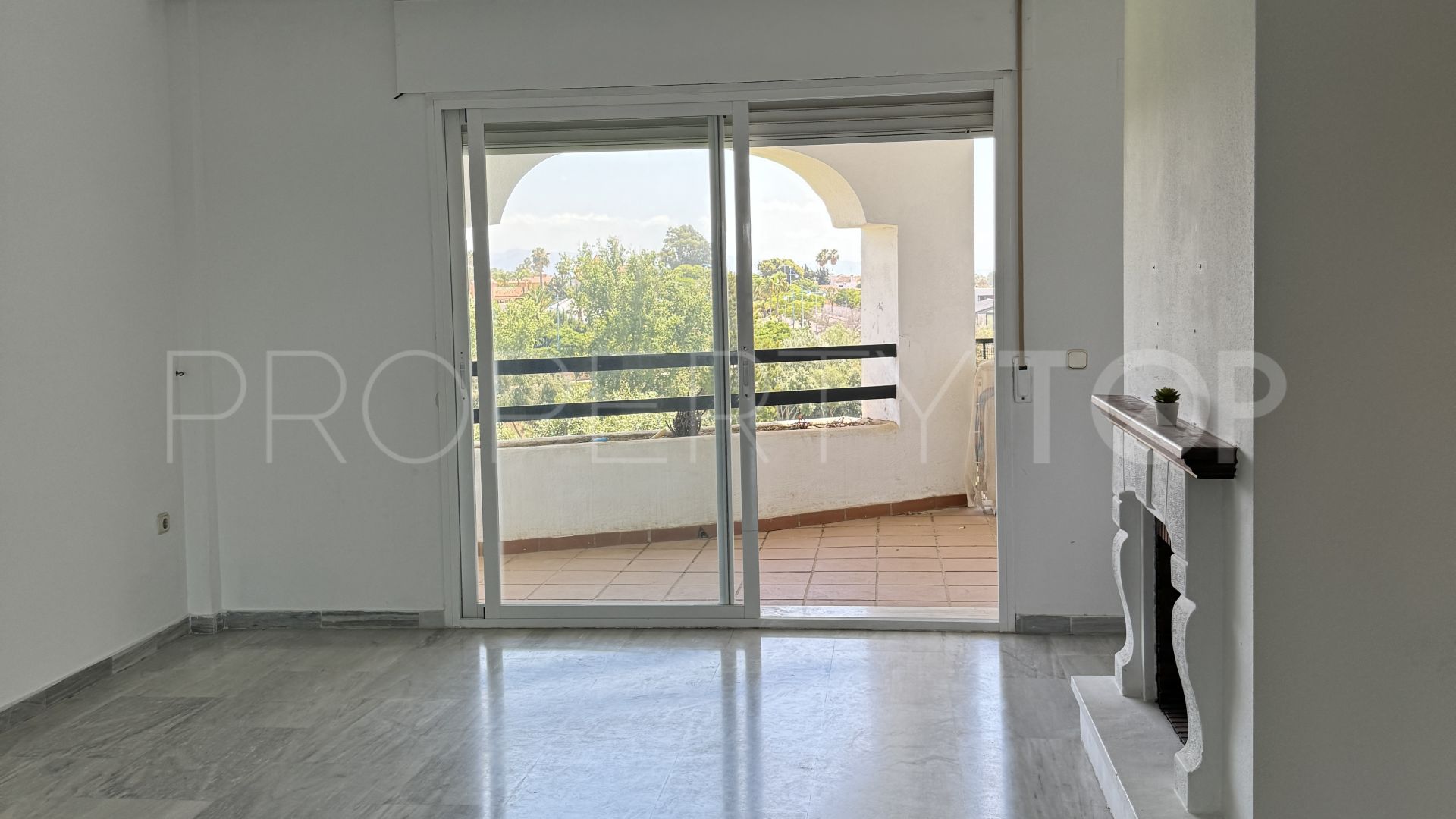 Apartamento en venta en Guadalmina Baja de 3 dormitorios