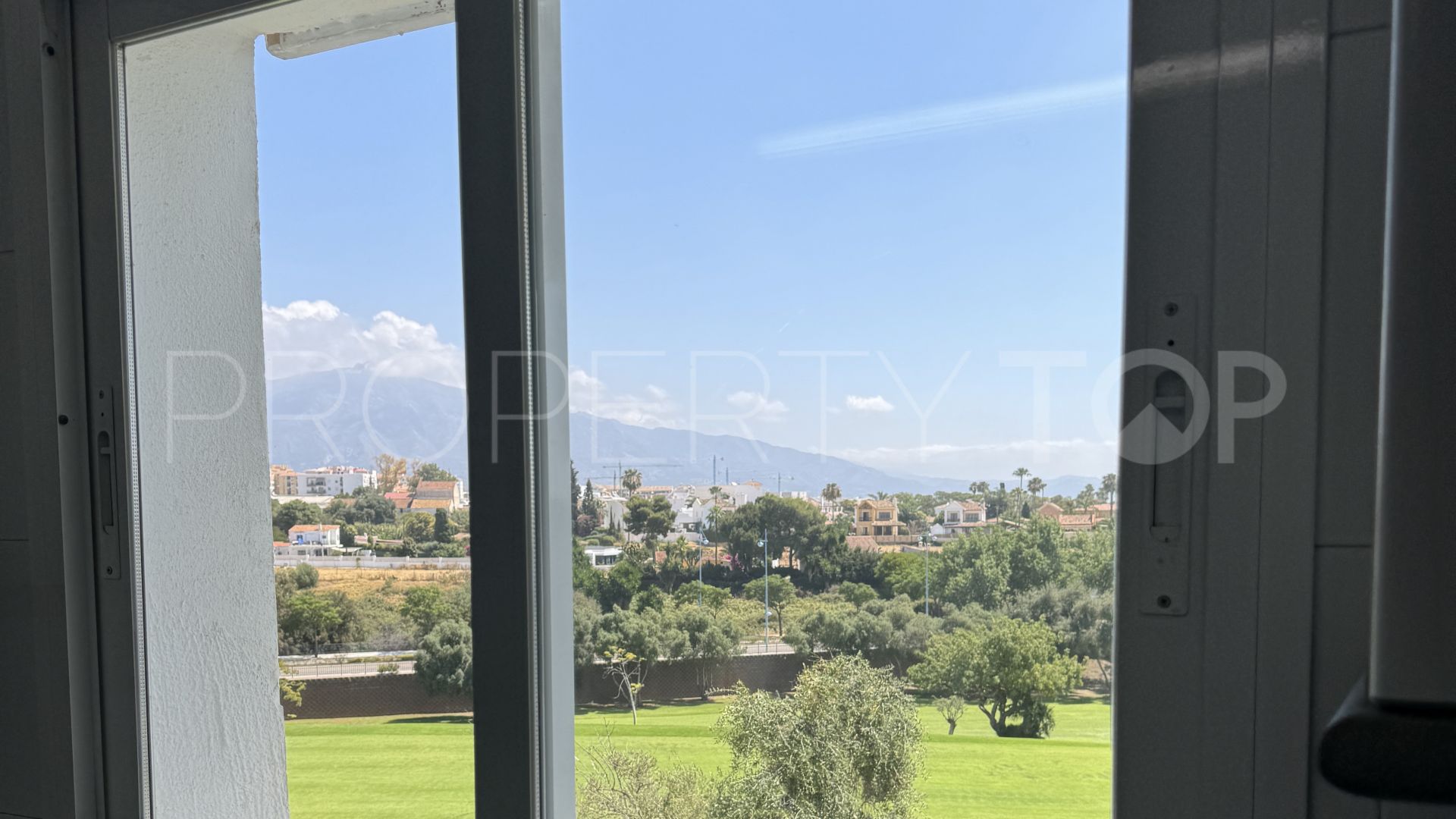 Apartamento en venta en Guadalmina Baja de 3 dormitorios