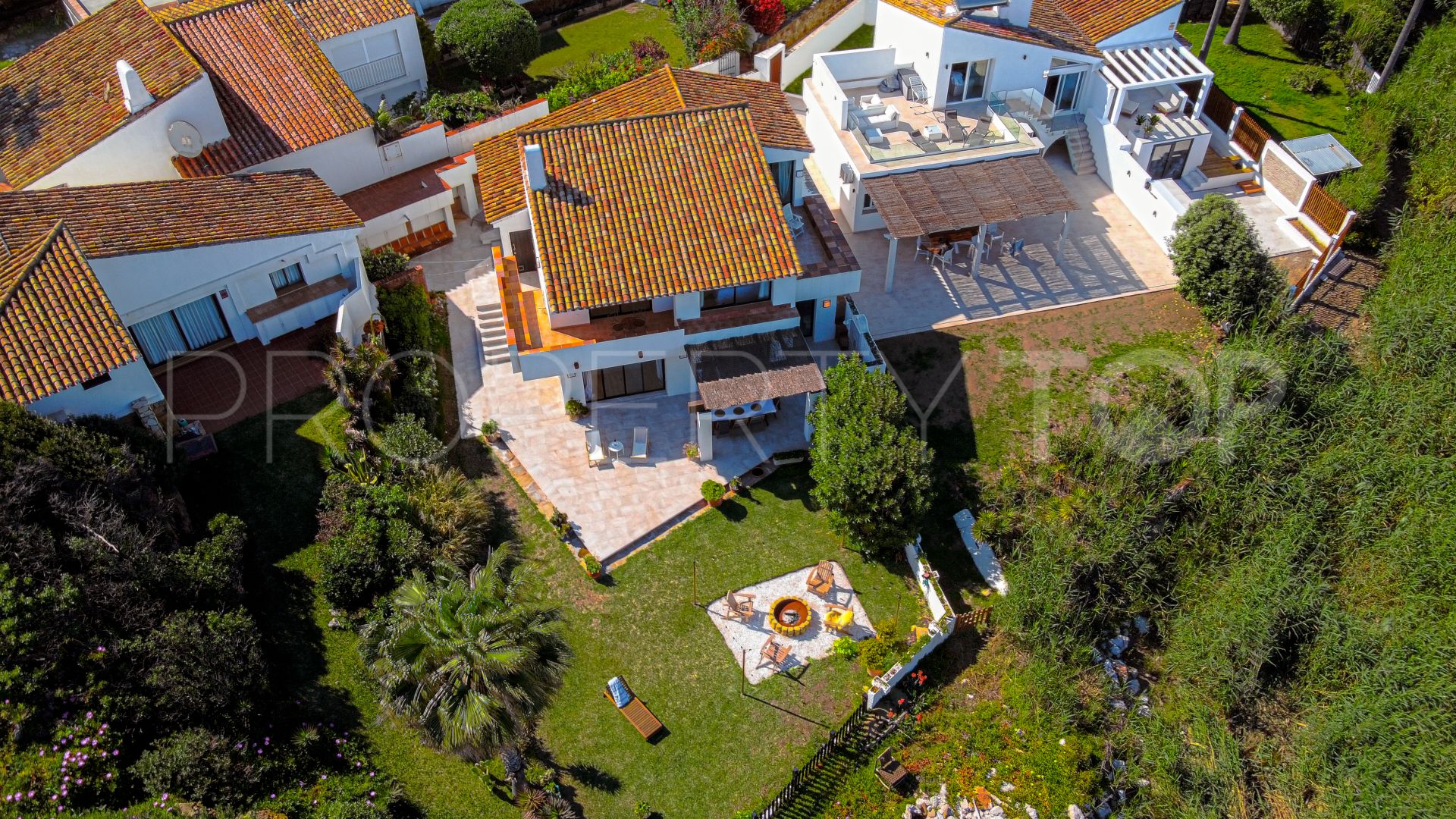 Estepona 4 bedrooms villa for sale