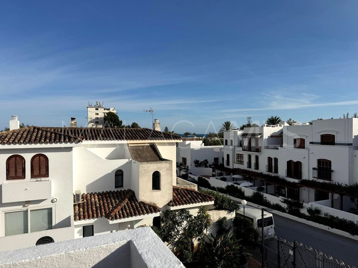 Buy adosado in Beach Side New Golden Mile with 3 bedrooms