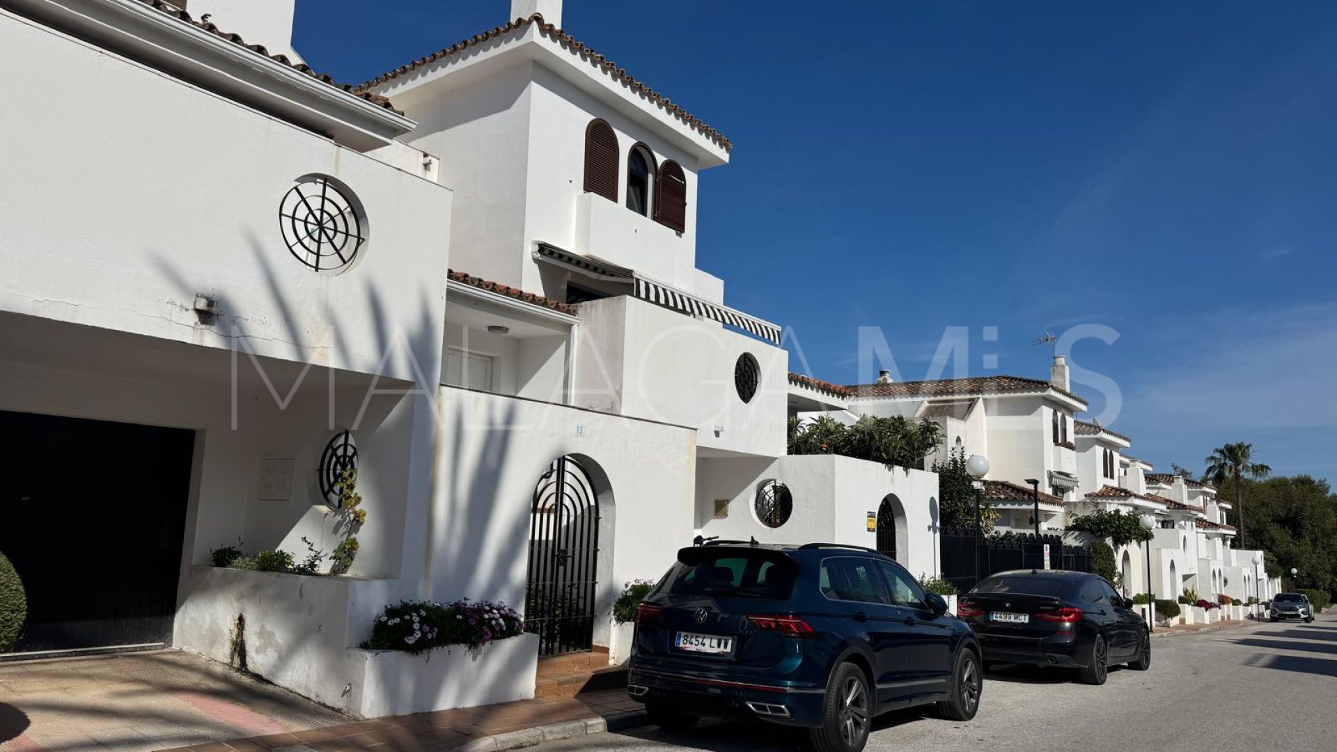 Buy adosado in Beach Side New Golden Mile with 3 bedrooms