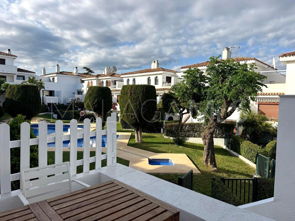 Buy adosado in Beach Side New Golden Mile with 3 bedrooms