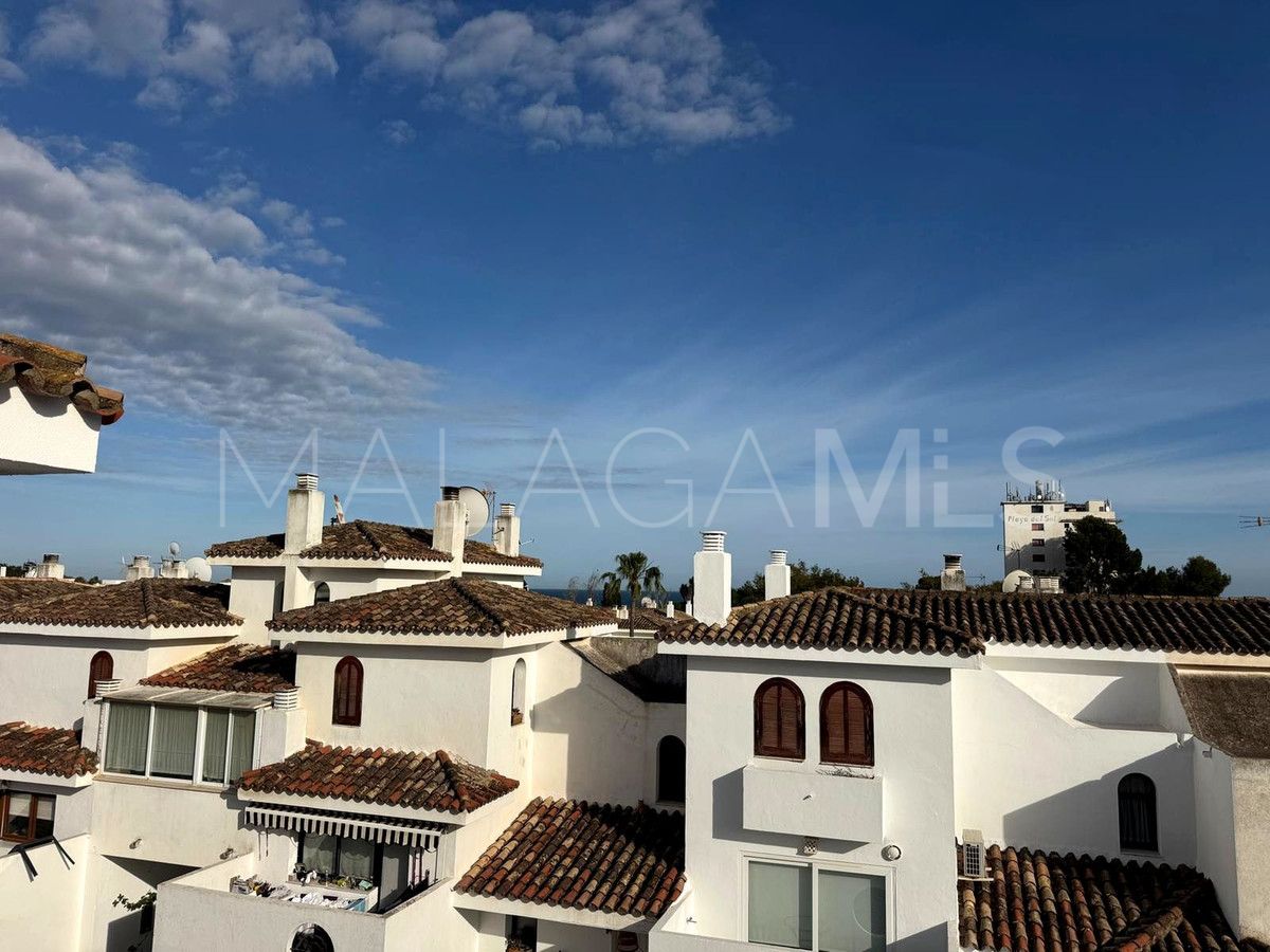 Buy adosado in Beach Side New Golden Mile with 3 bedrooms